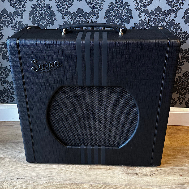 Supro Delta King 12" Black & Black