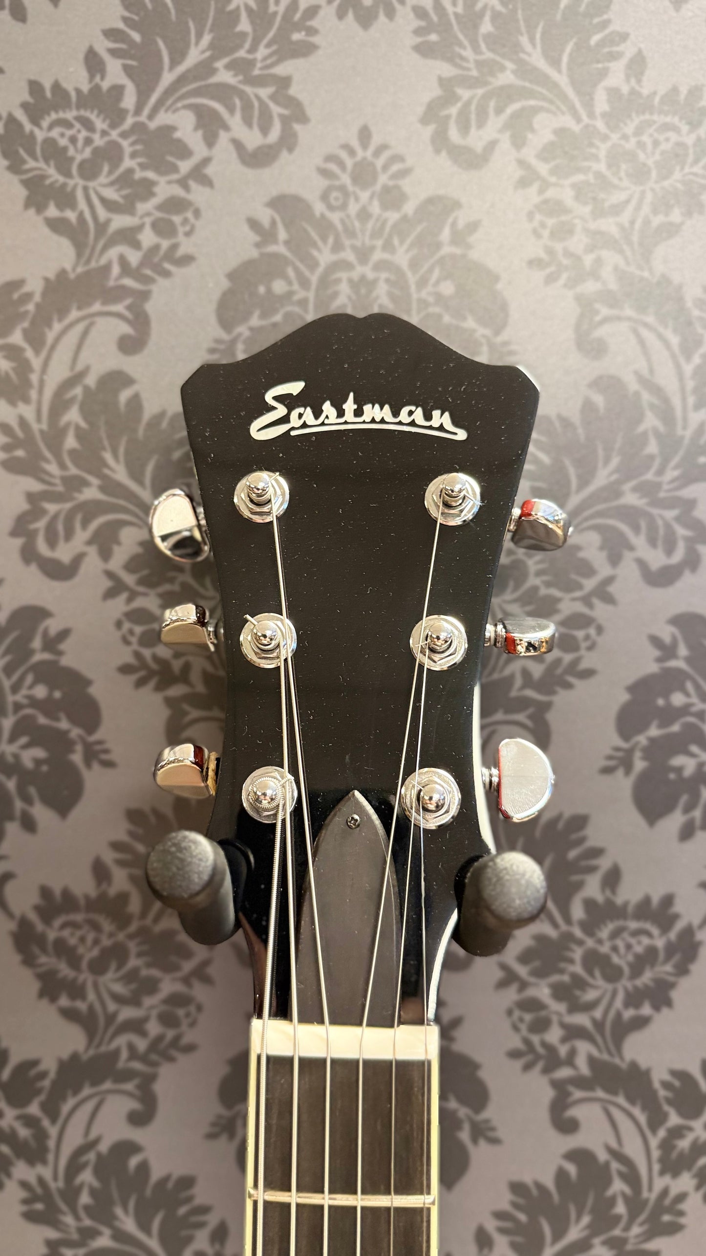 Eastman AR503-CE 16" Archtop (B-Stock)