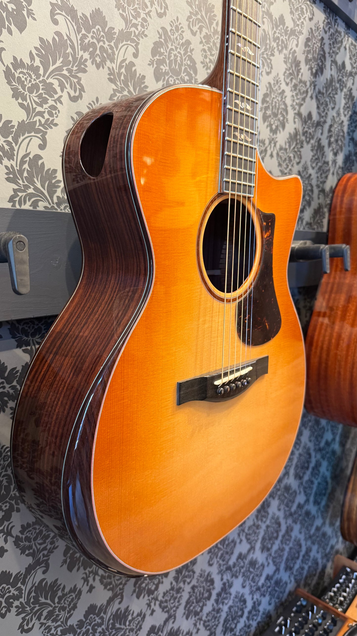 Eastman AC722CE-DF LR Baggs Incl. Case (B-stock)