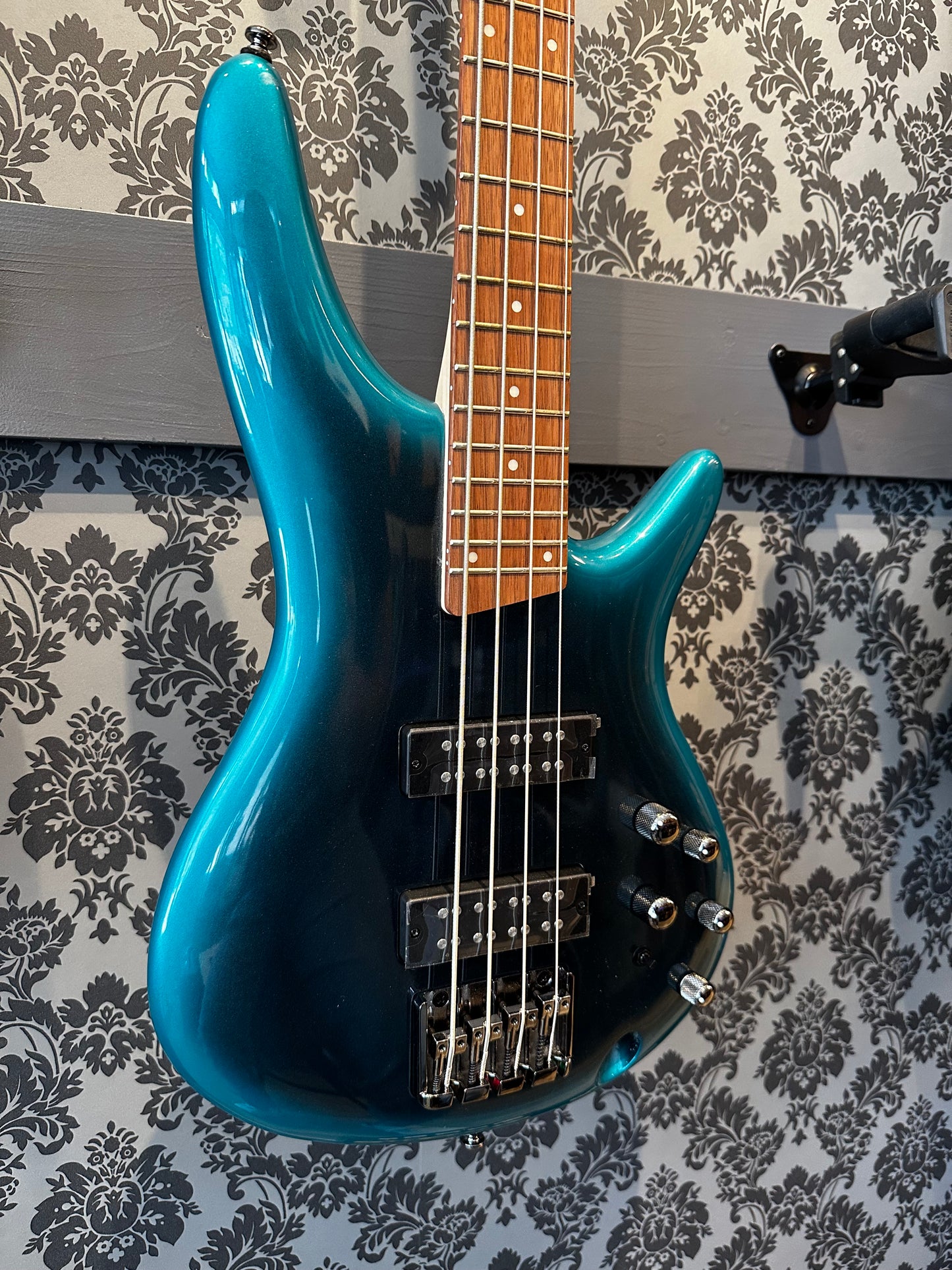 Ibanez SR300E-CUB Soundgear Cerulean Aura Burst