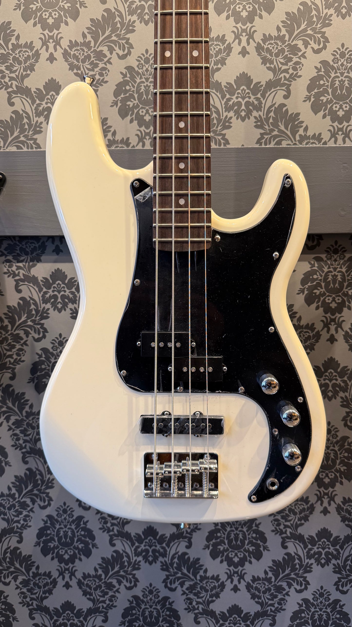 Eko JB-400 WH Tribute Bass