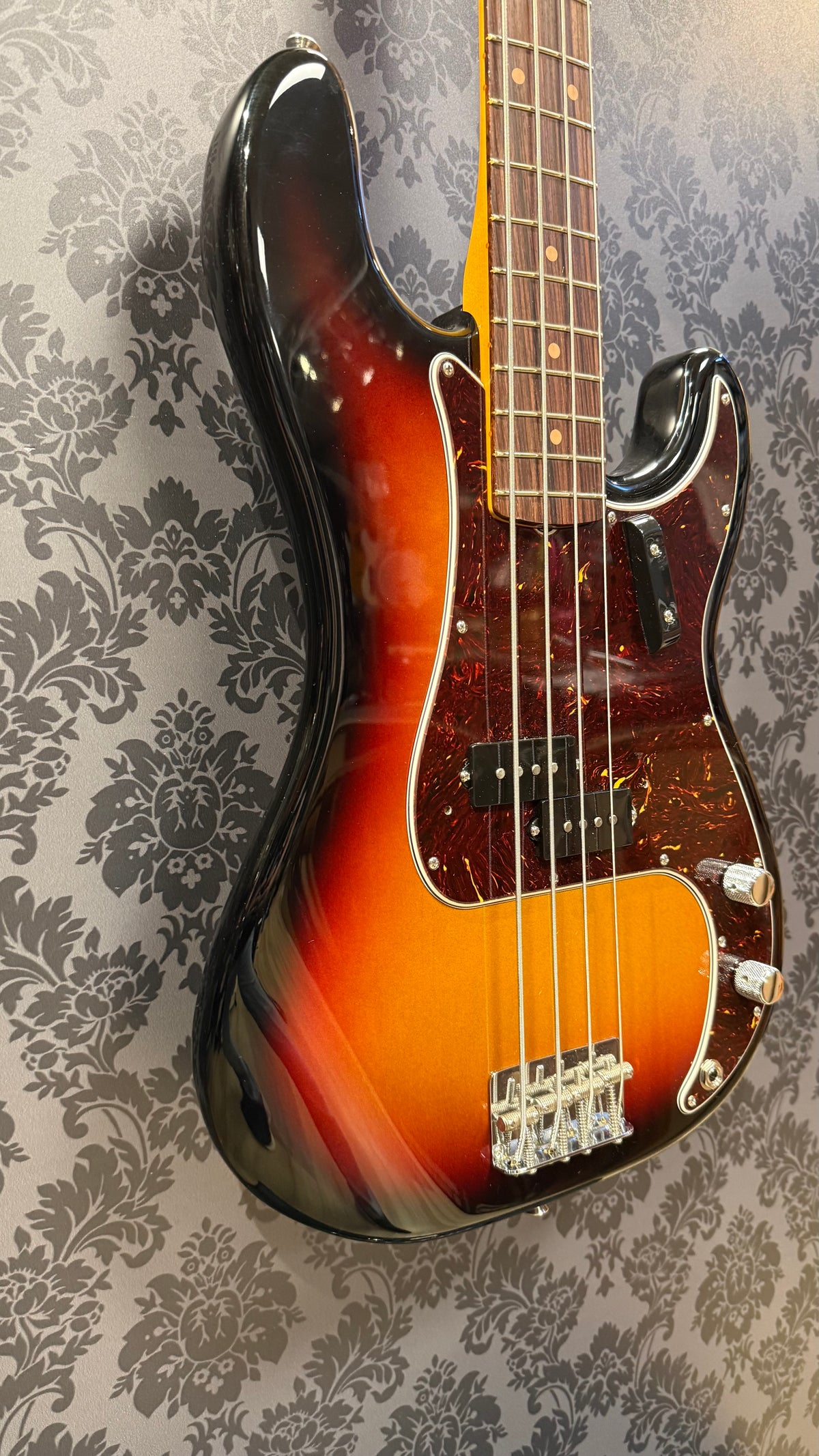 Fender American Vintage II precision bass 2026 + Case (occasion)