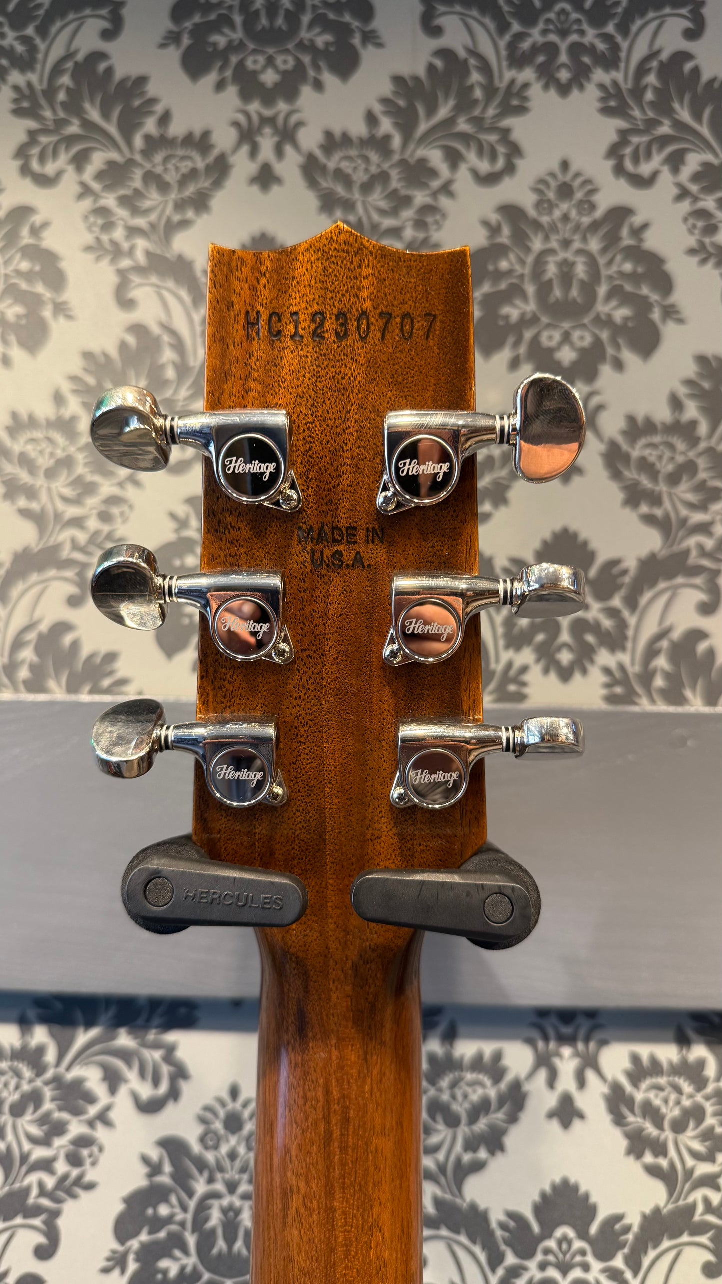 Heritage Custom Shop  Core Collection H-150 Plain Top, Gold Top Artisan Aged incl. case