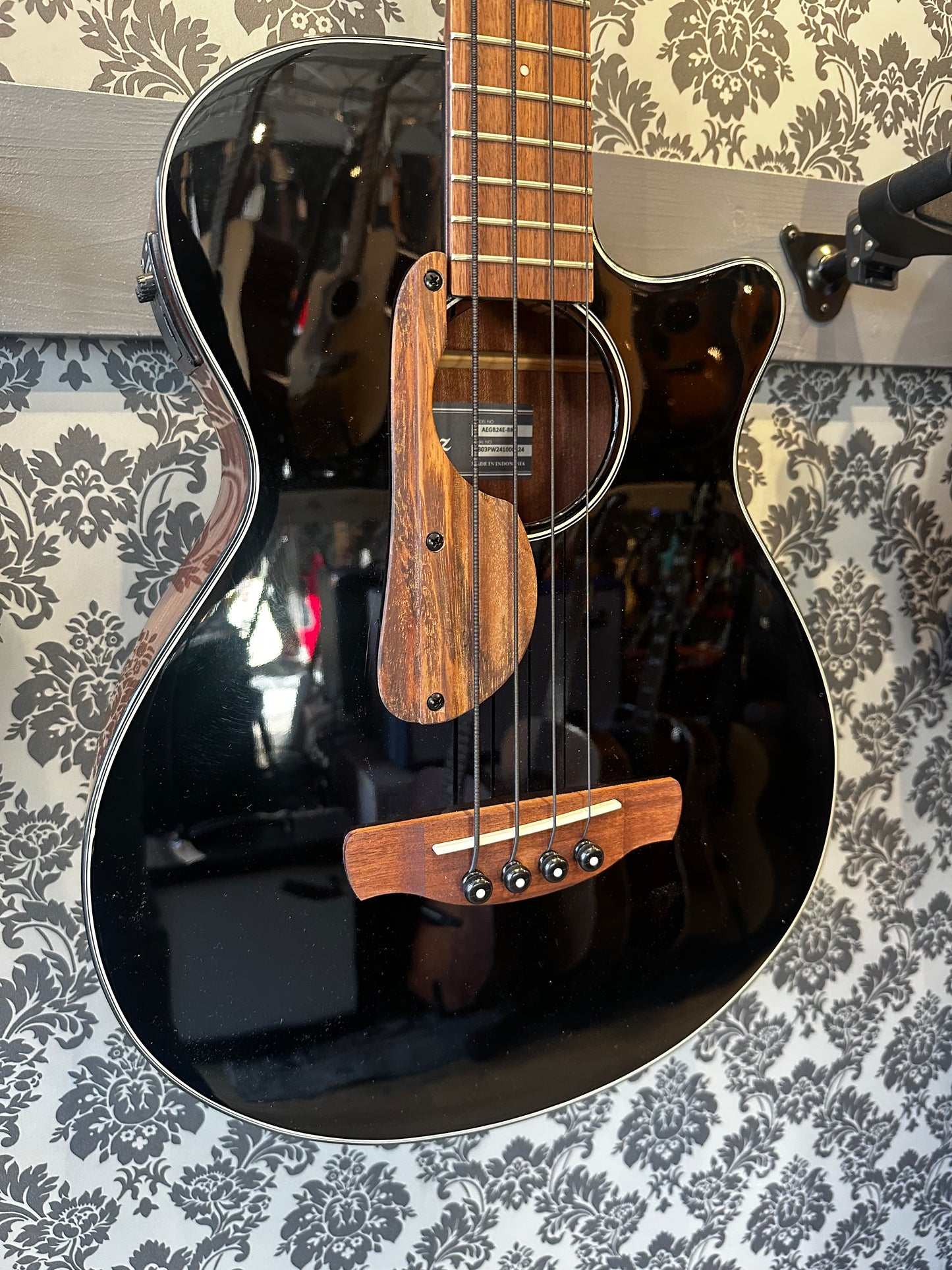 Ibanez AEGB24E-BKH Acoustic Bass