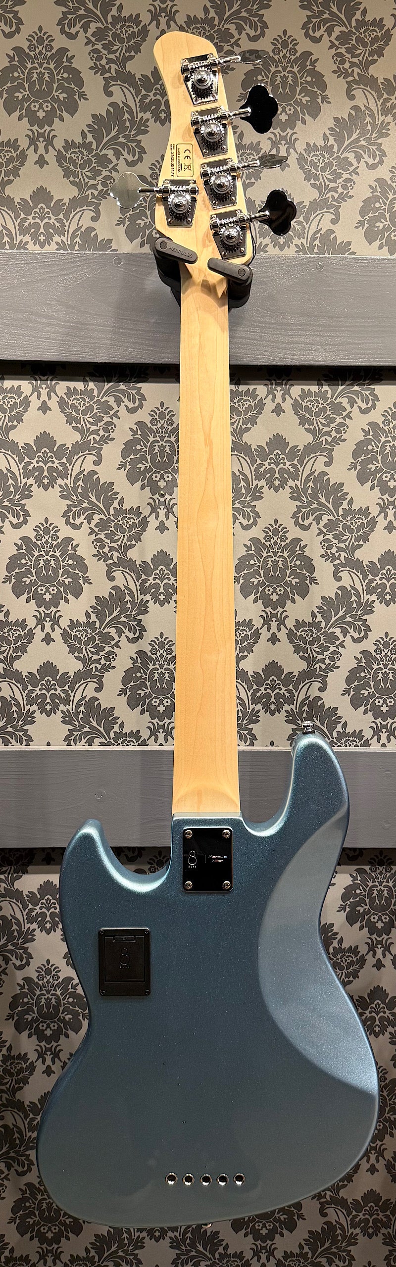 Sire V7+ A5/LPB Lake Placid Blue