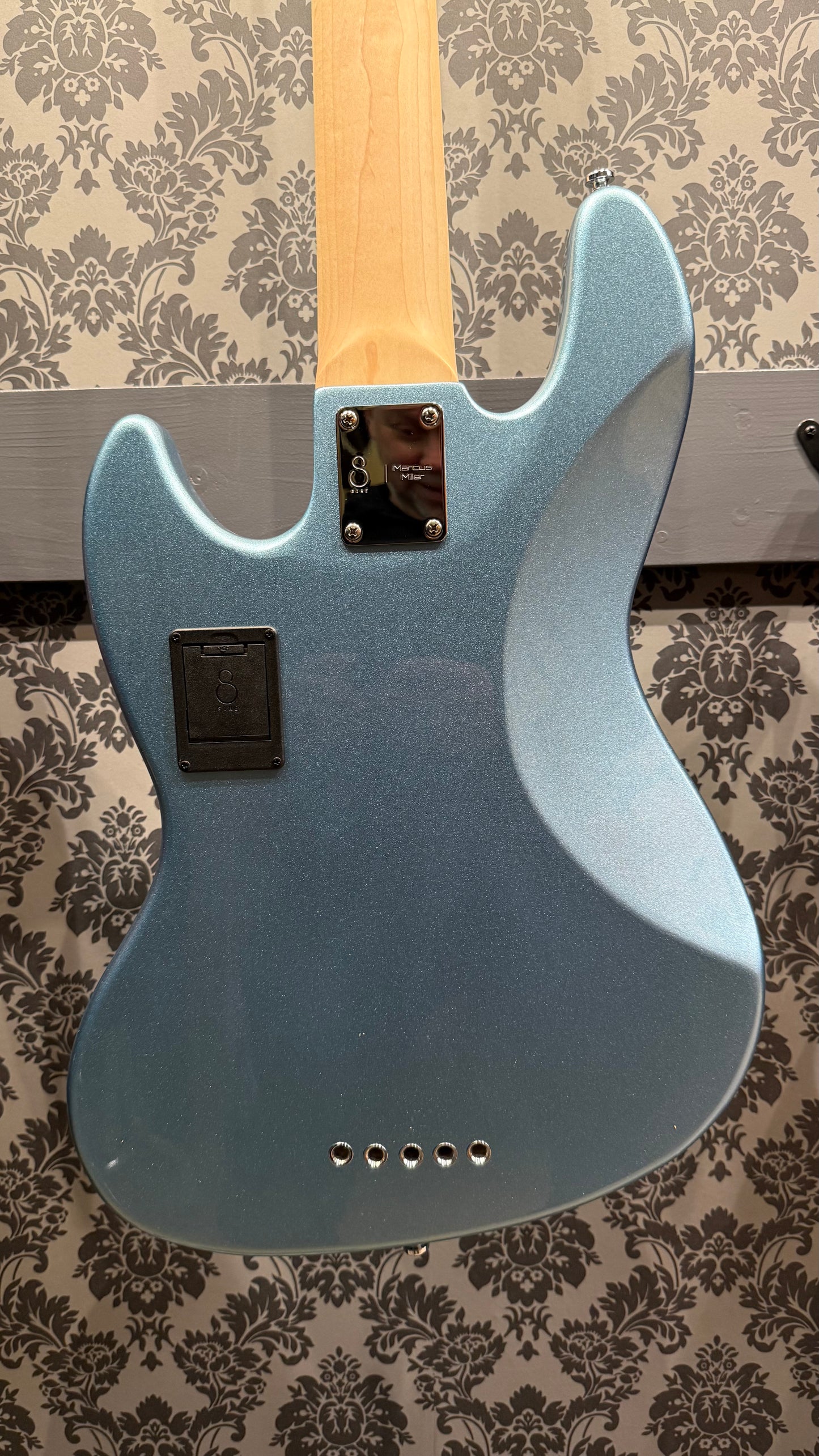 Sire V7+ A5/LPB Lake Placid Blue