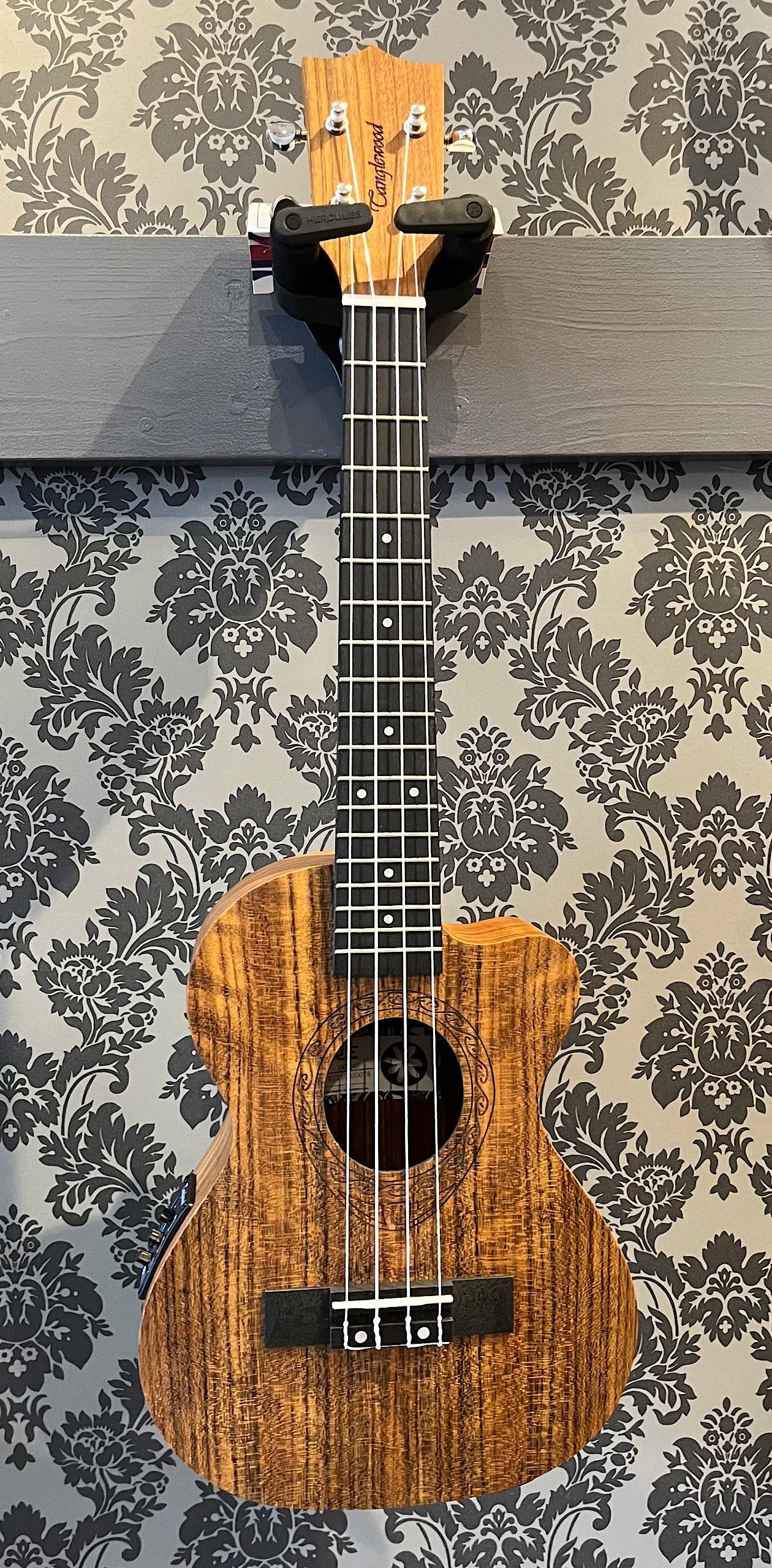 Tanglewood Tiare TWT14E Ukulele