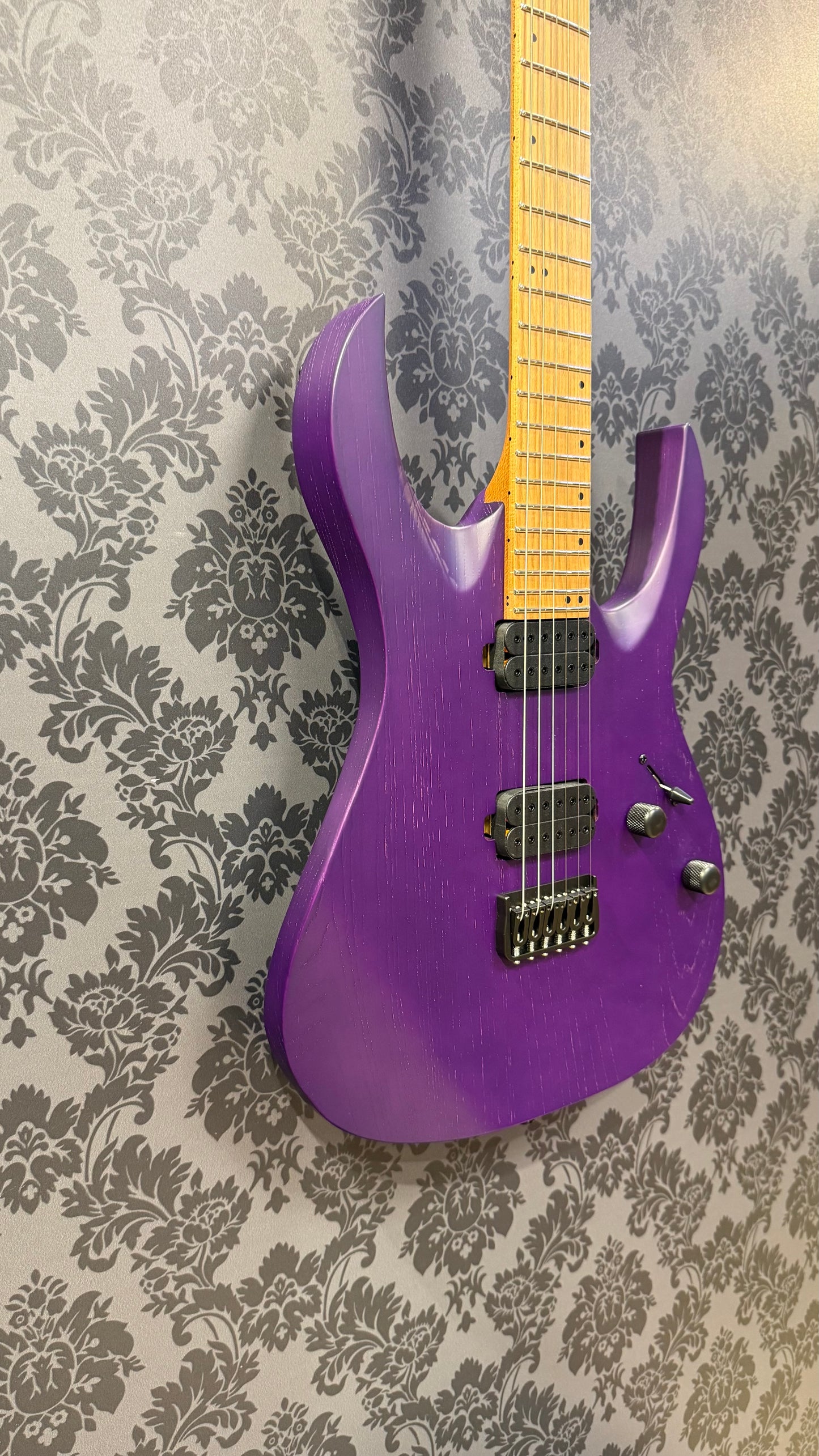 Spira Guitars S-600 APP Ash Purple incl.bag