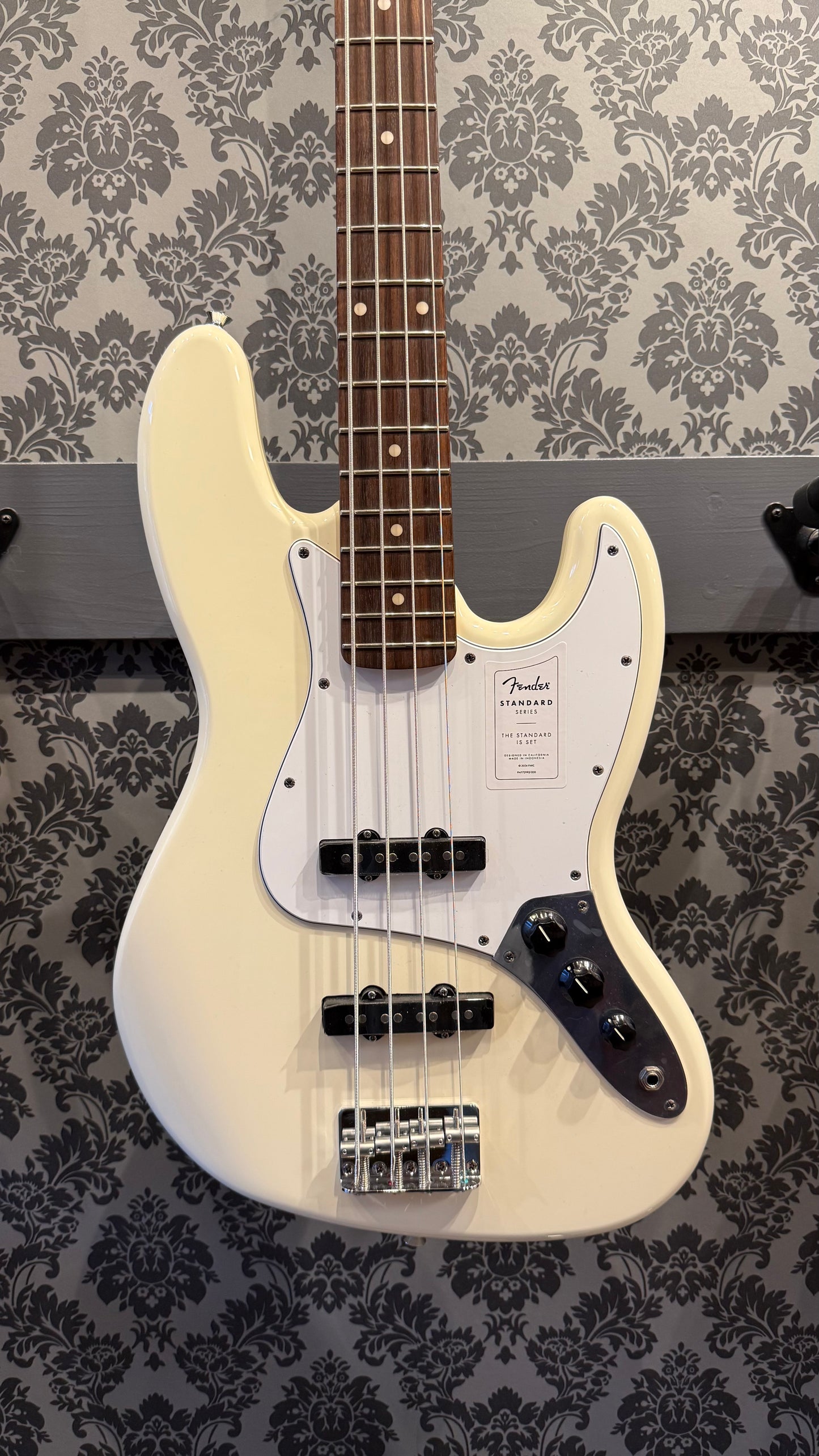 Fender Standard Jazz Bass Olympic White