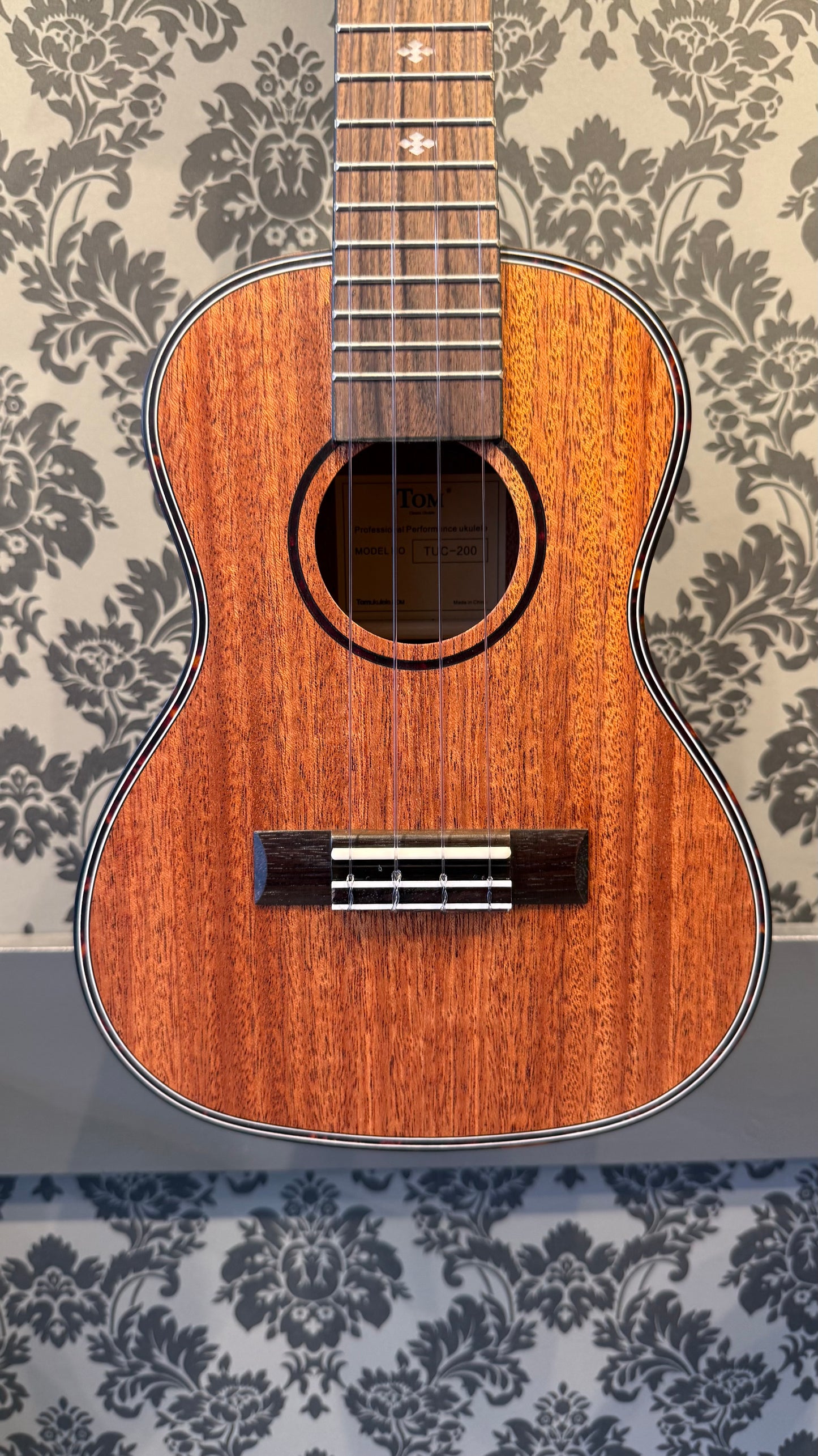 Tom TUC 200 Ukulele Concert incl.bag