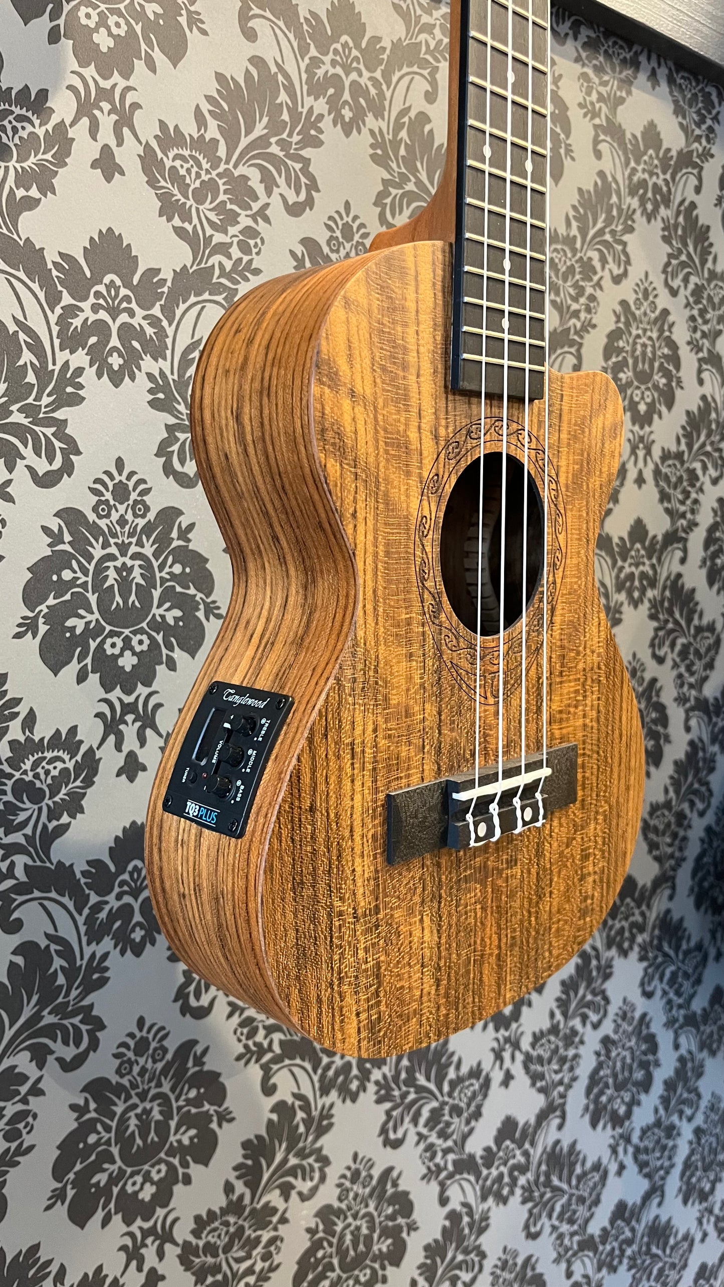 Tanglewood Tiare TWT14E Ukulele