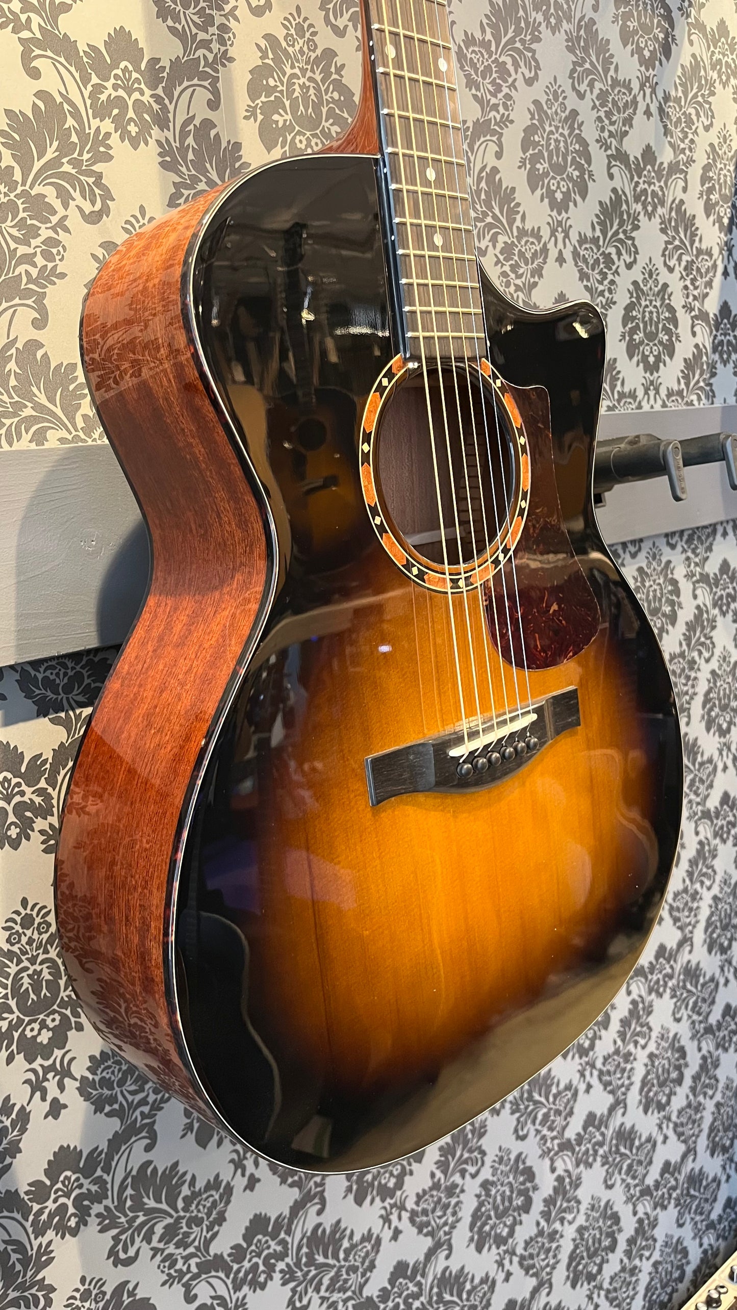 Eastman AC122-2CE Deluxe Sunburst Incl. gigbag