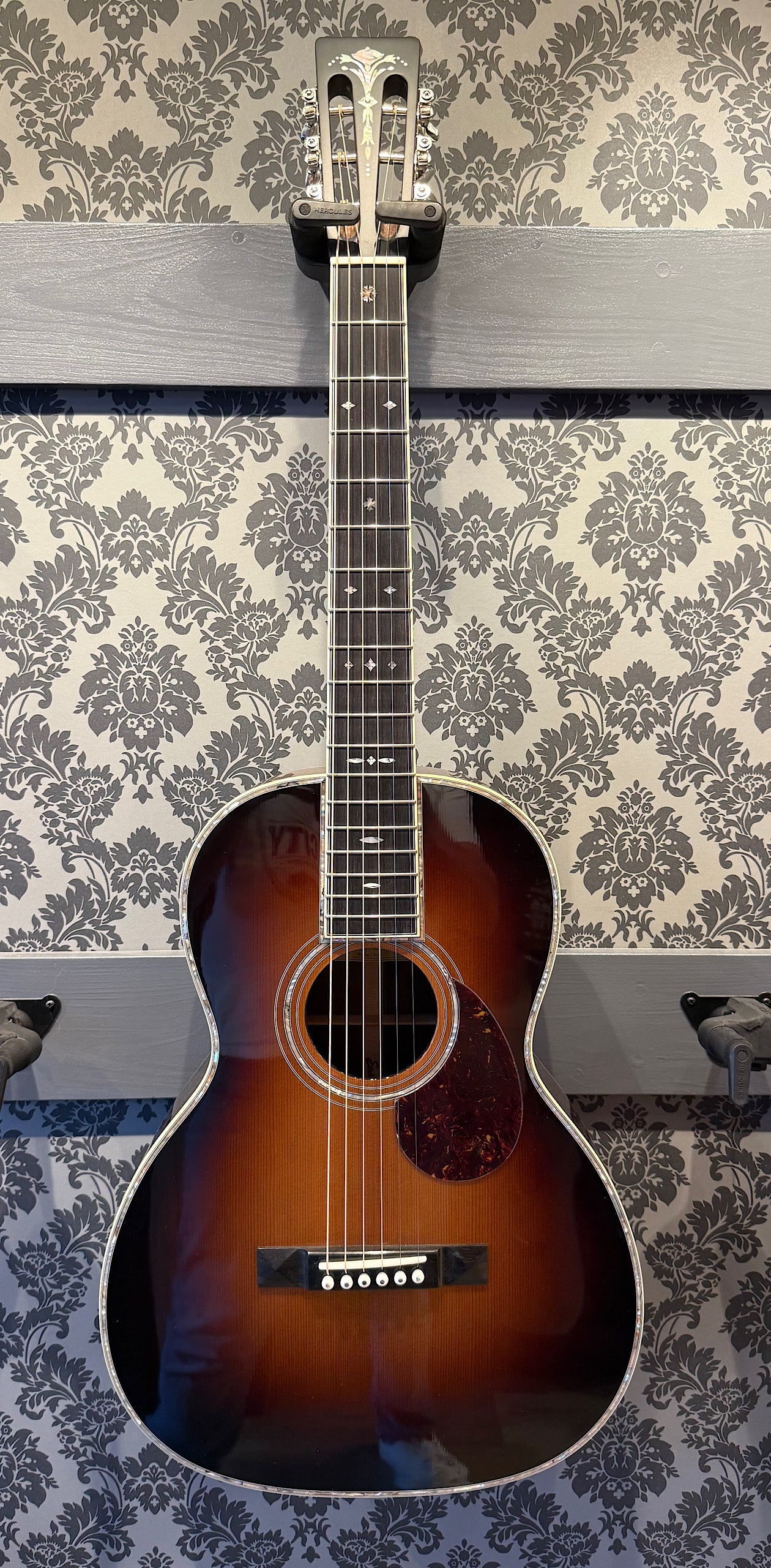 Eastman E40-OO-MR-TC-SB (B-stock)
