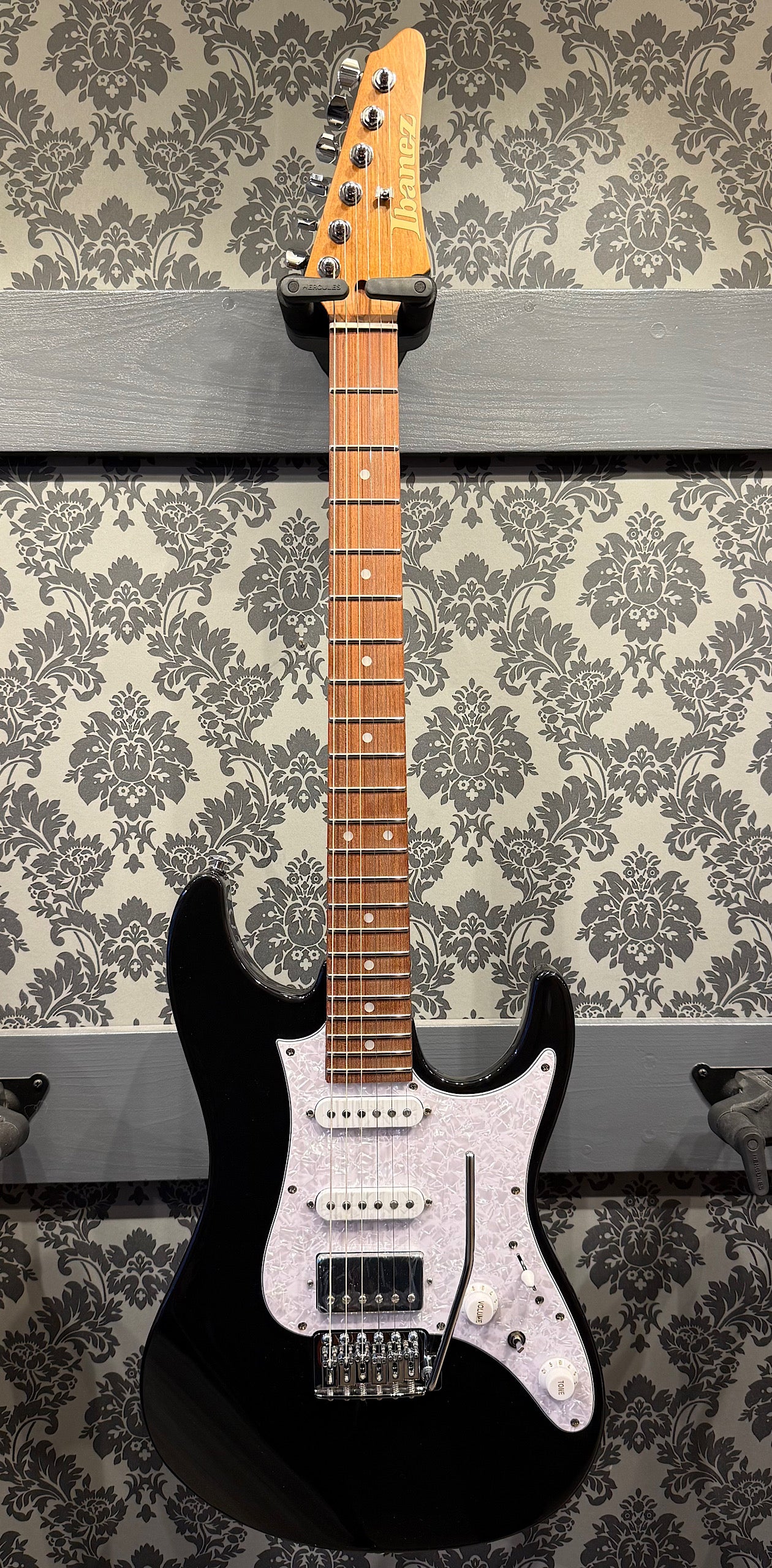 Ibanez AZ22S2 BK Standard