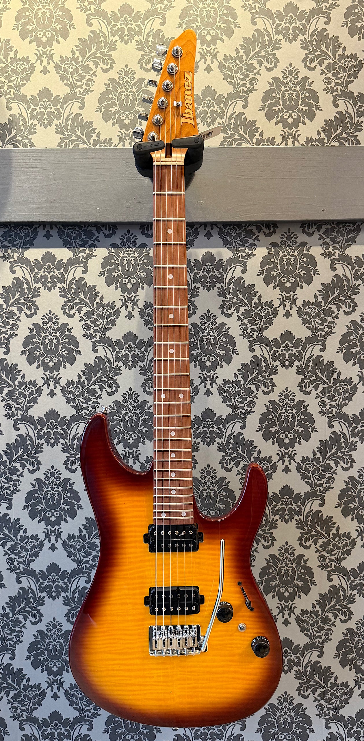 Ibanez AZ24S1F Violin Burst