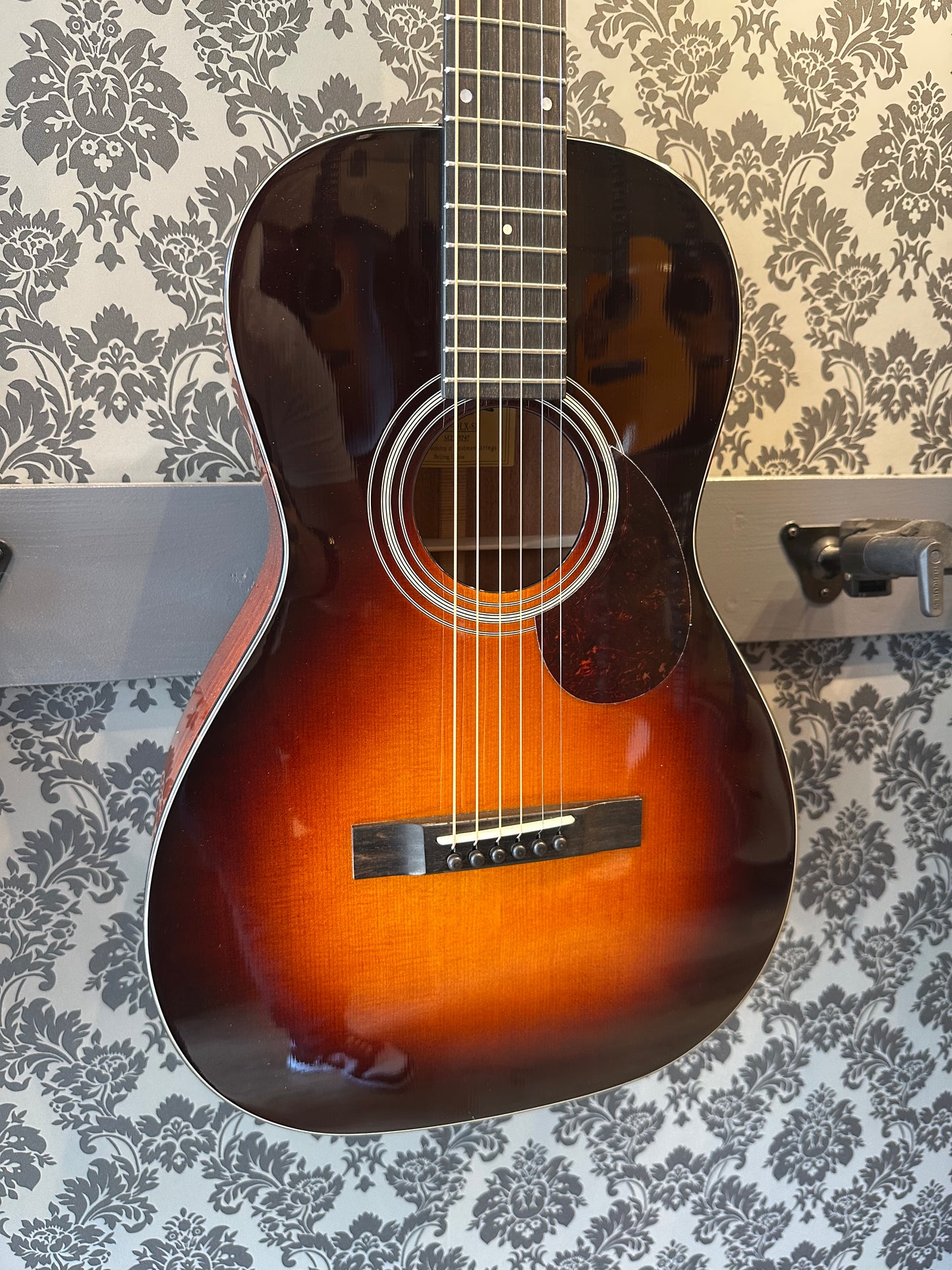 Eastman E1P Deluxe Sunburst Incl. gigbag
