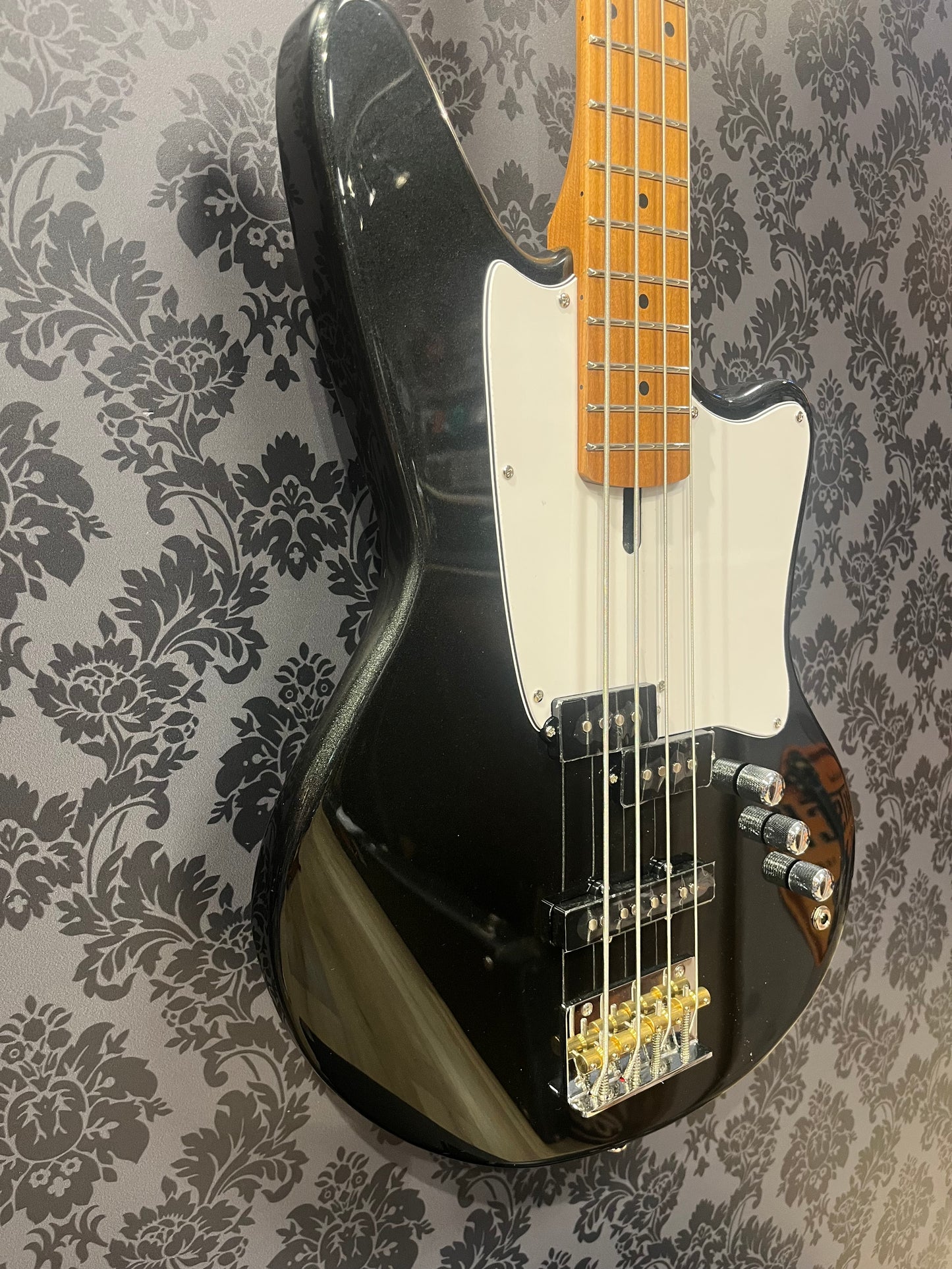 Ashdown The Saint Gloss Black
