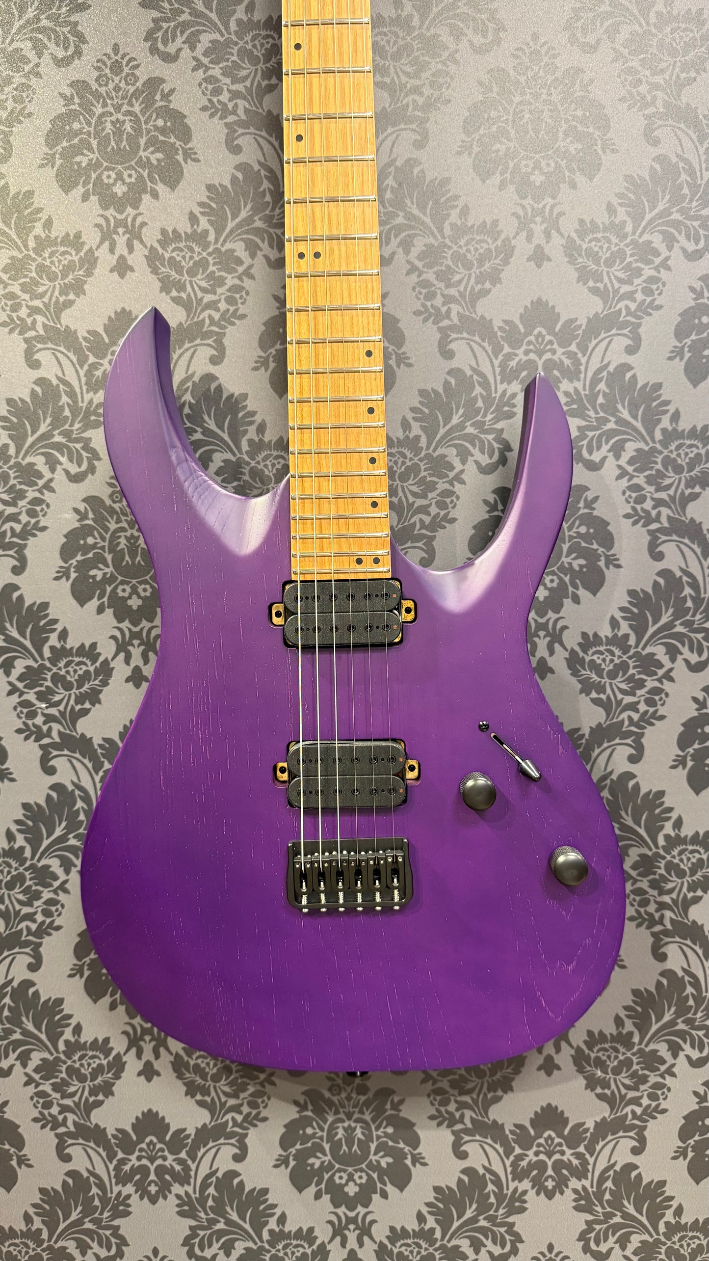 Spira Guitars S-600 APP Ash Purple incl.bag
