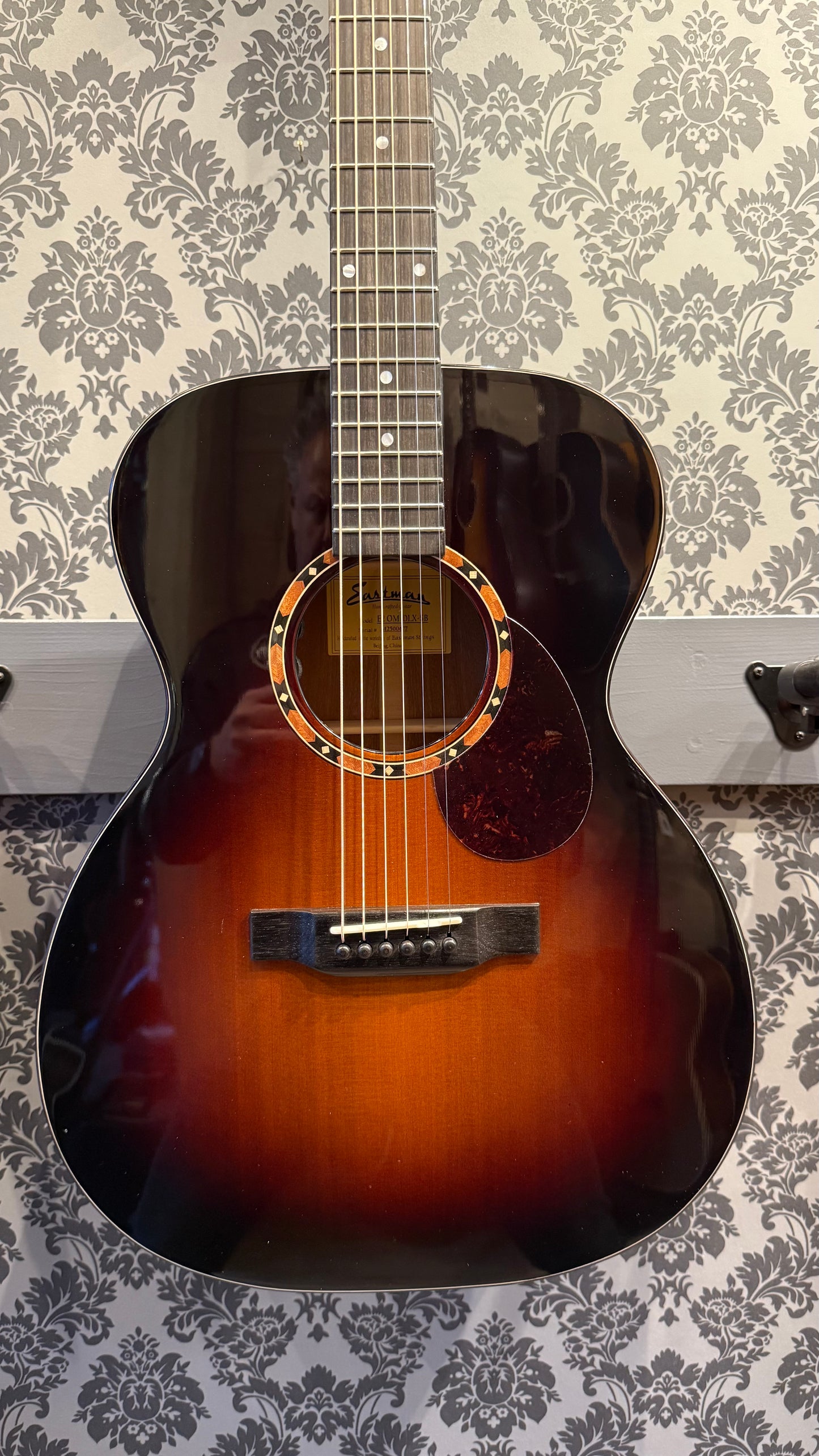 Eastman E2-OM-DLX SB (B-STOCK)