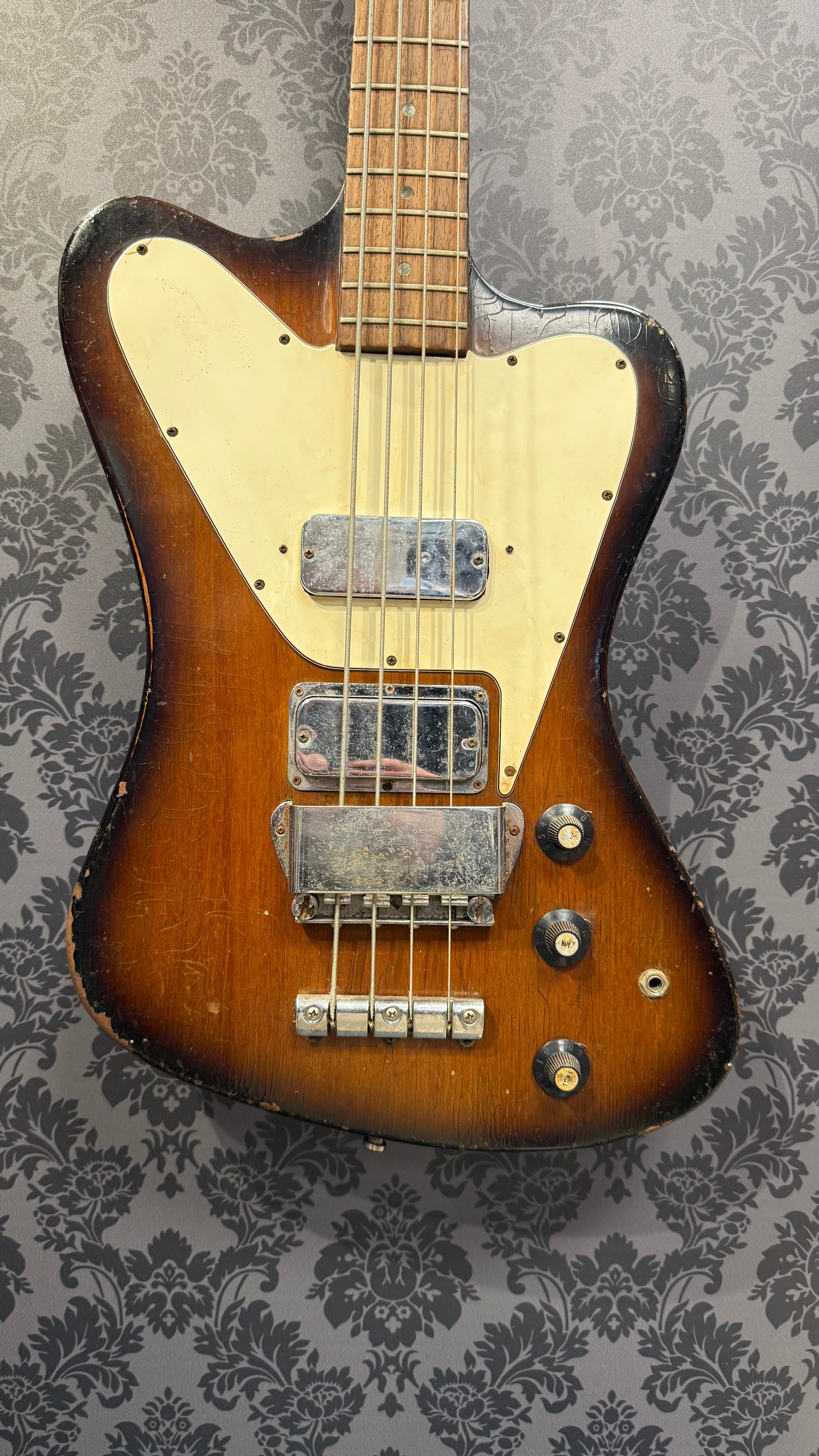 Gibson Thunderbird IV (Non-Reverse) 1968 sunburst bass (occasion