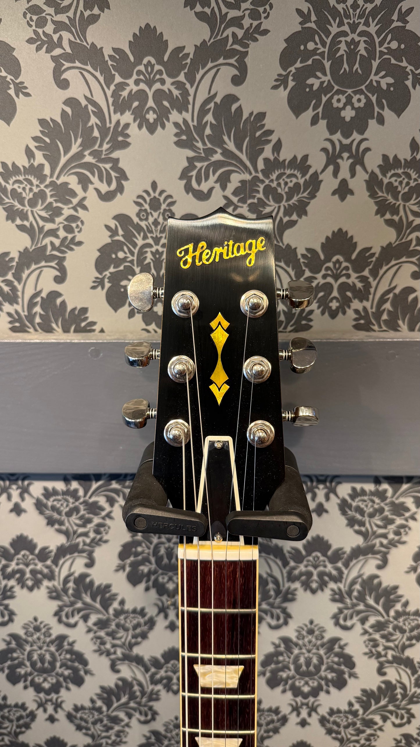Heritage Custom Shop  Core Collection H-150 Plain Top, Gold Top Artisan Aged incl. case