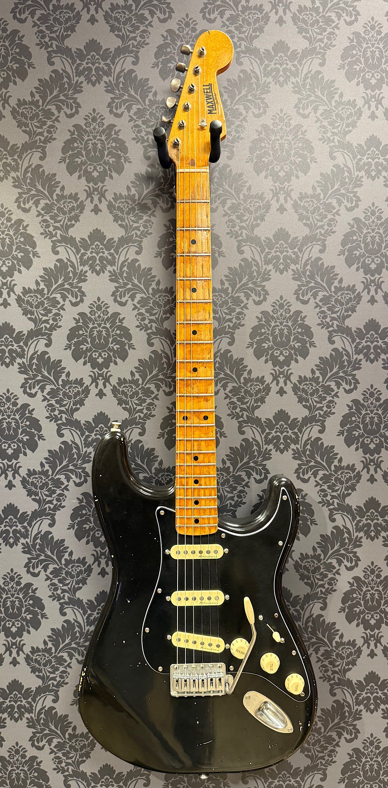 Maxwell Stratocaster Aged Black incl. Case (occasion)