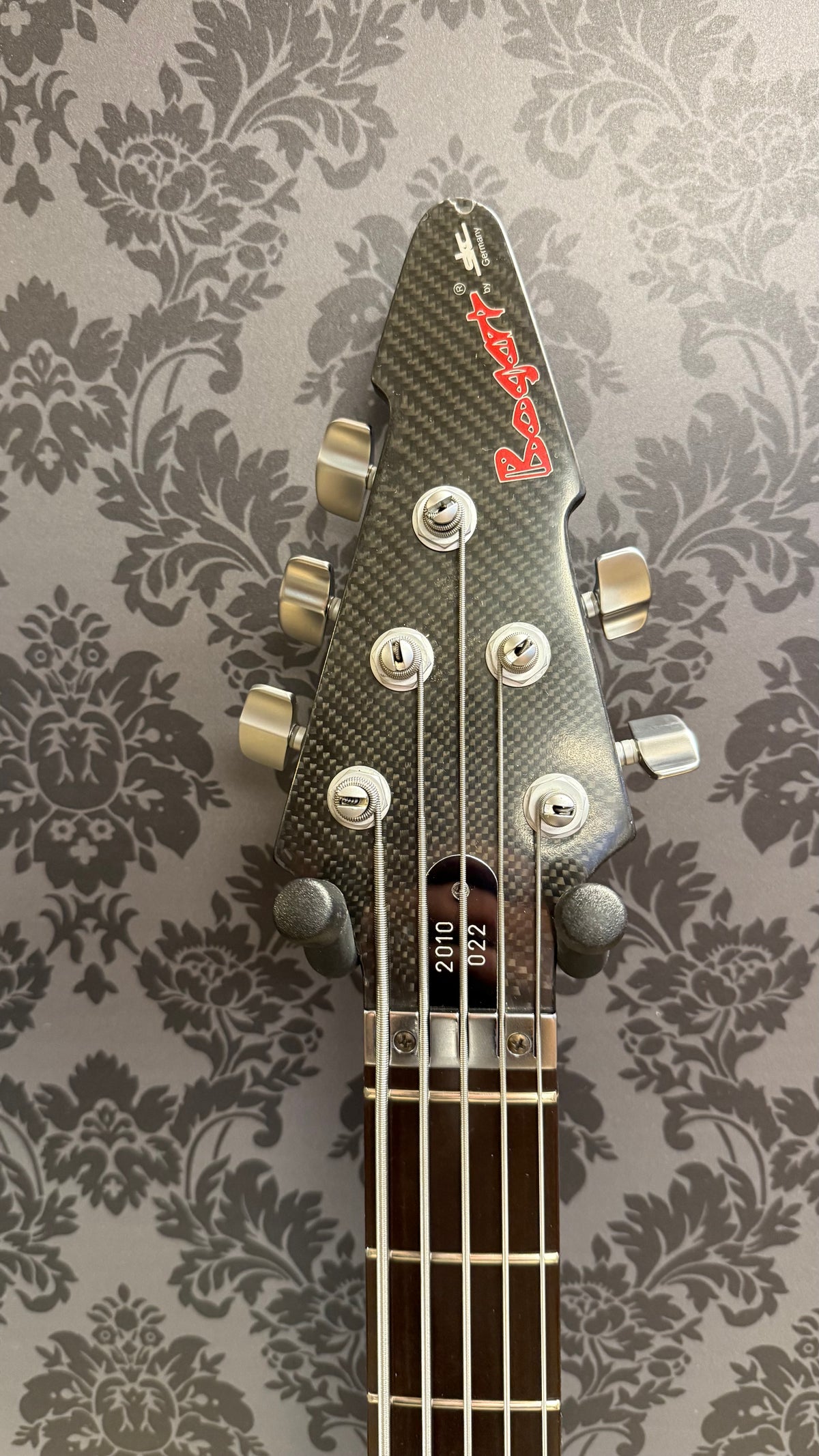 Bogart "New Bogart V" bass + case (occasion)