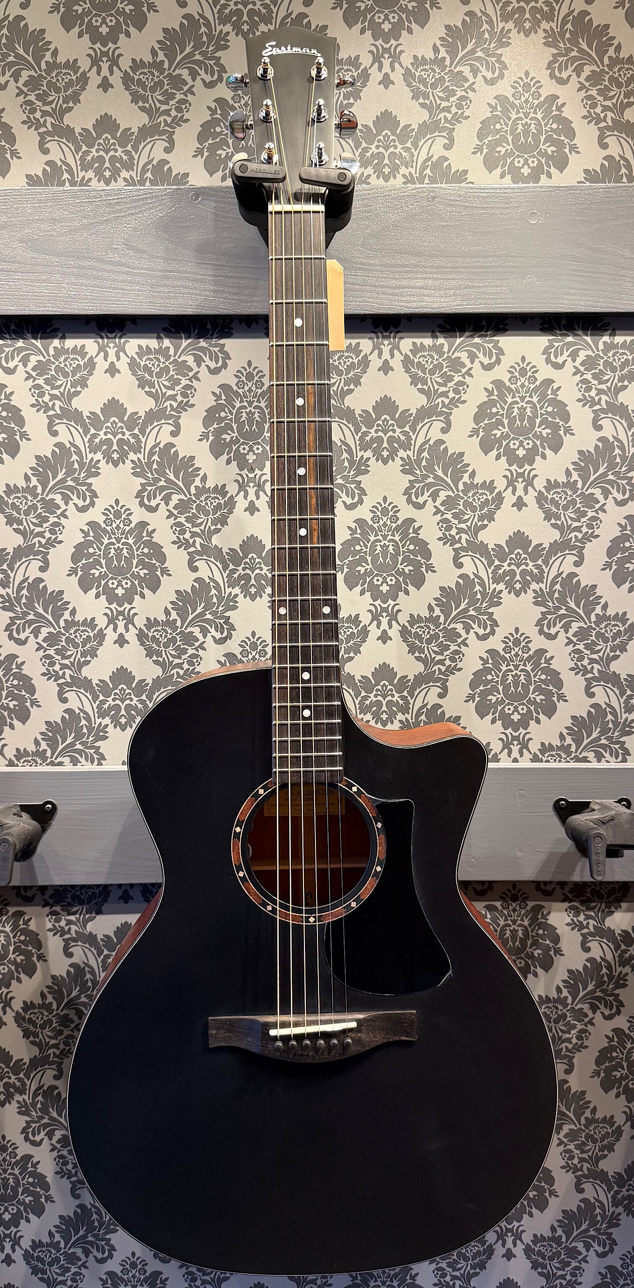 Eastman AC122-2CE BK Incl. Gigbag