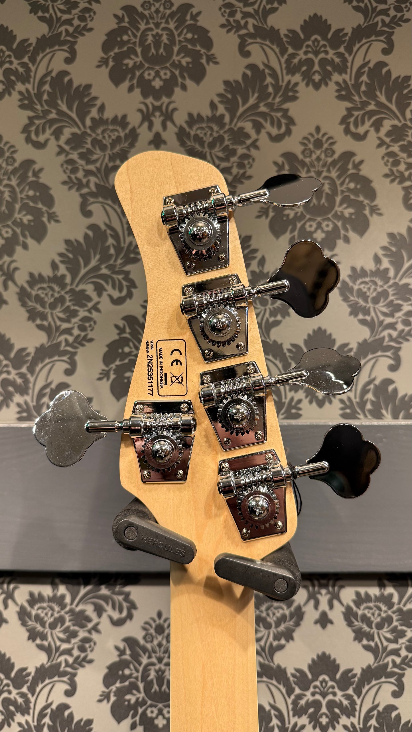 Sire V7+ A5/LPB Lake Placid Blue