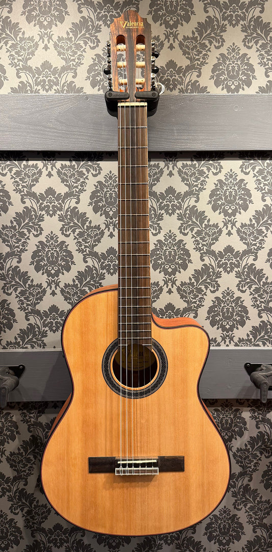 Valencia VC-704CE 4/4 Classic Guitar