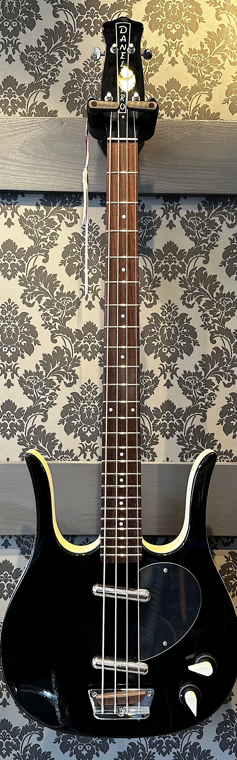 Danelectro 58 Longhorn Bass Black