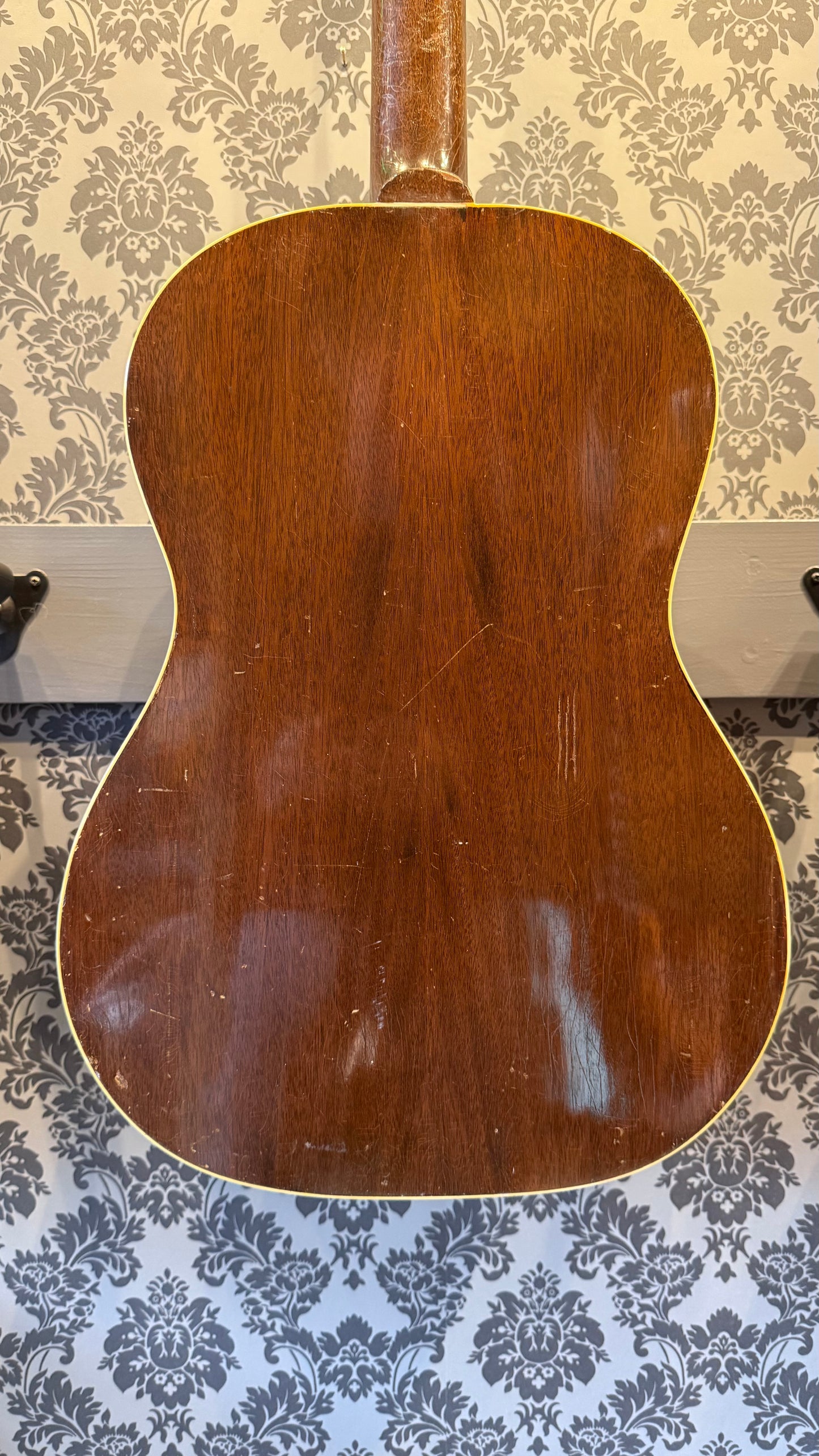 Gibson LG-2 1947 incl.case (occasion)