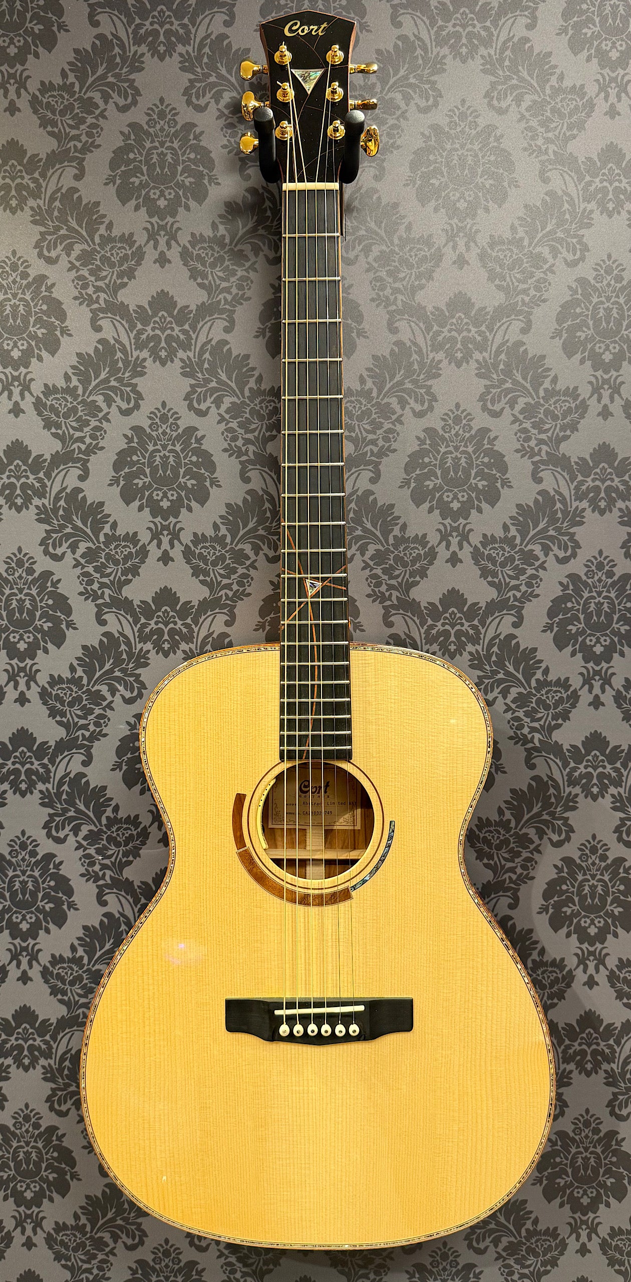 Cort Abstract Limited Koa/Spruce incl. case (occasion)
