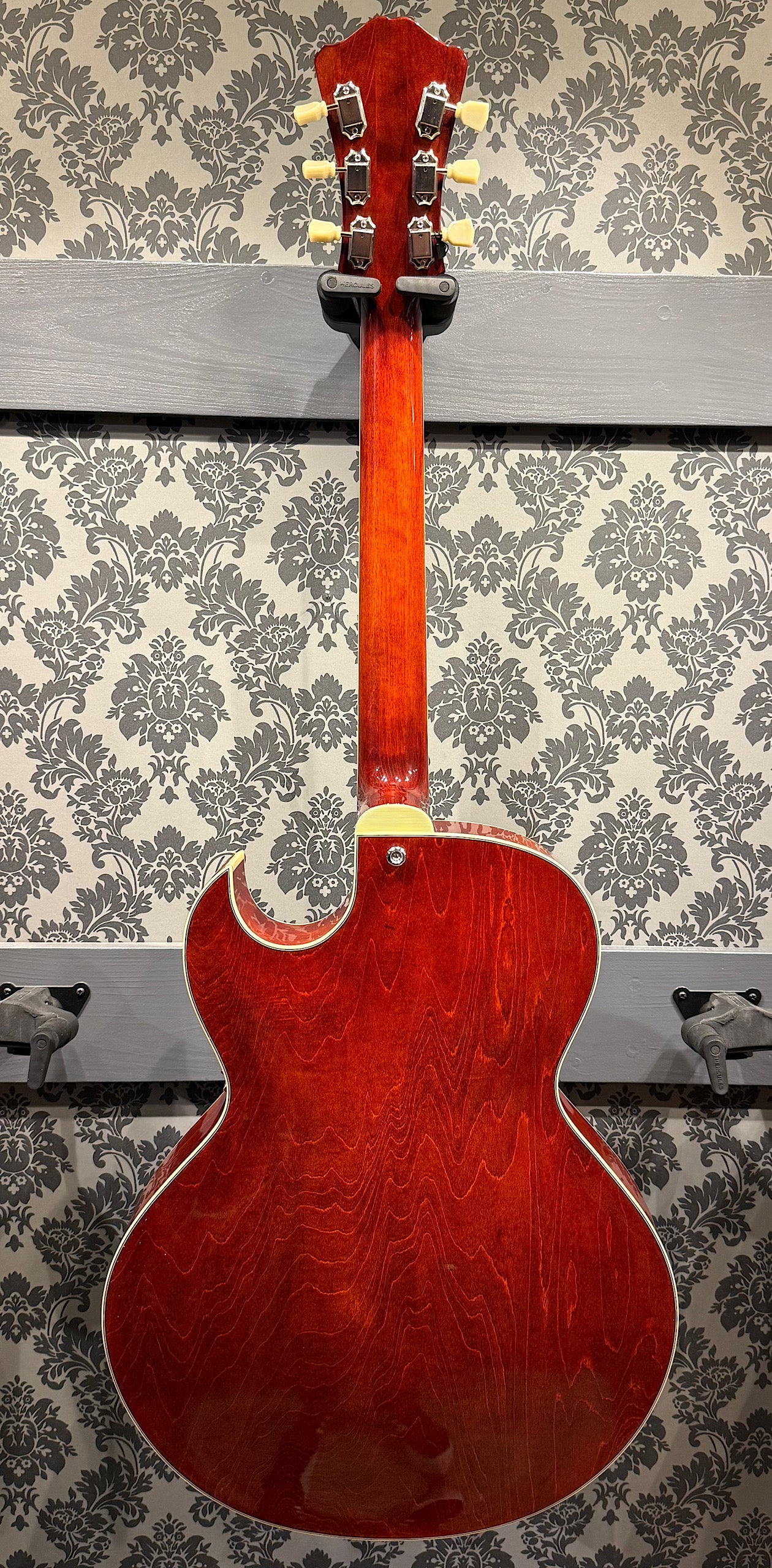 Eastman AR372CE Vintage Cherry Archtop Ken Armstrong incl. case