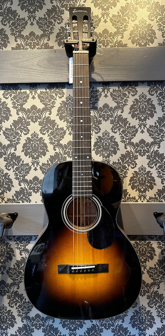 Eastman E10OO-SB-TC Incl. case