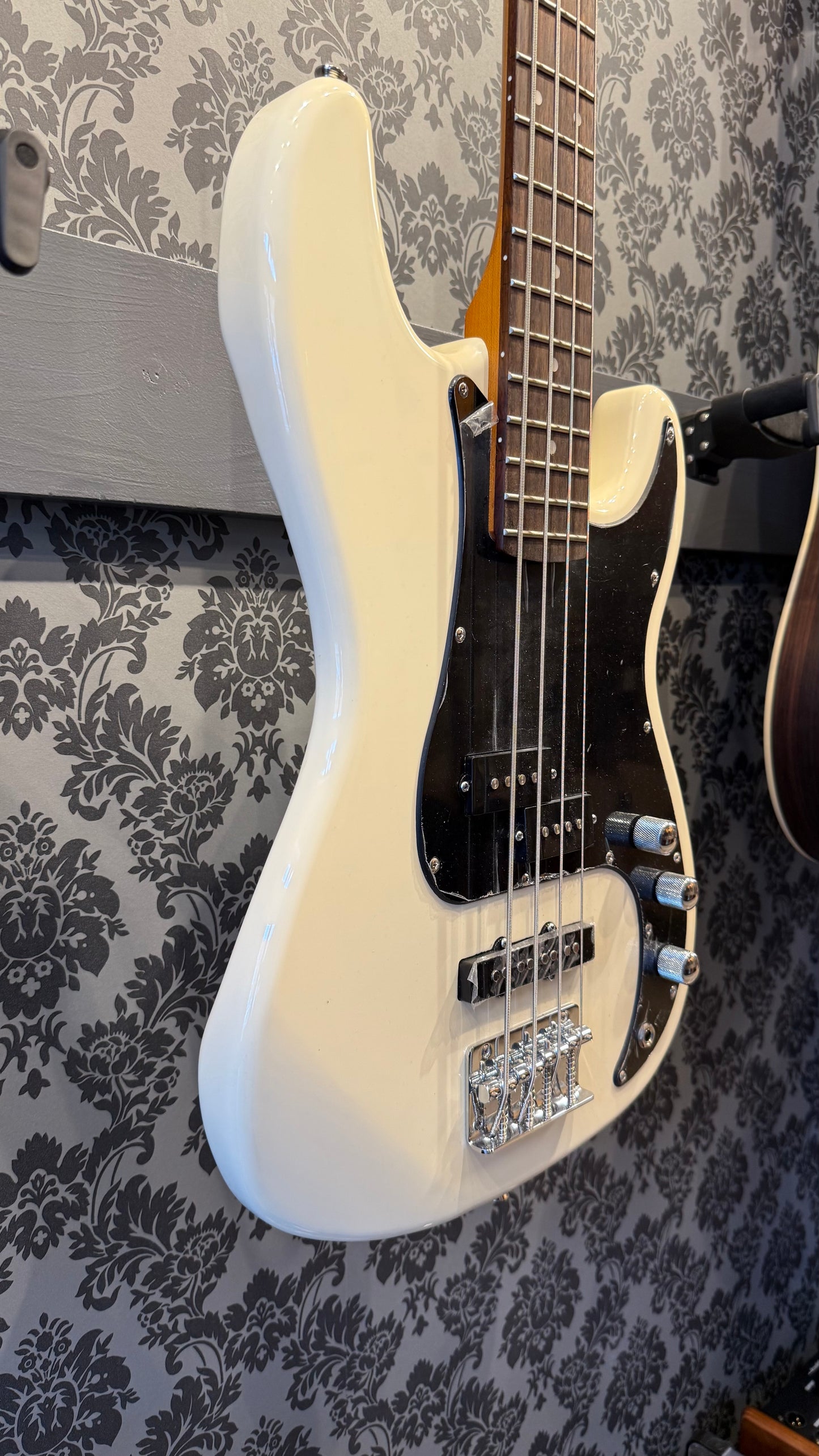 Eko JB-400 WH Tribute Bass