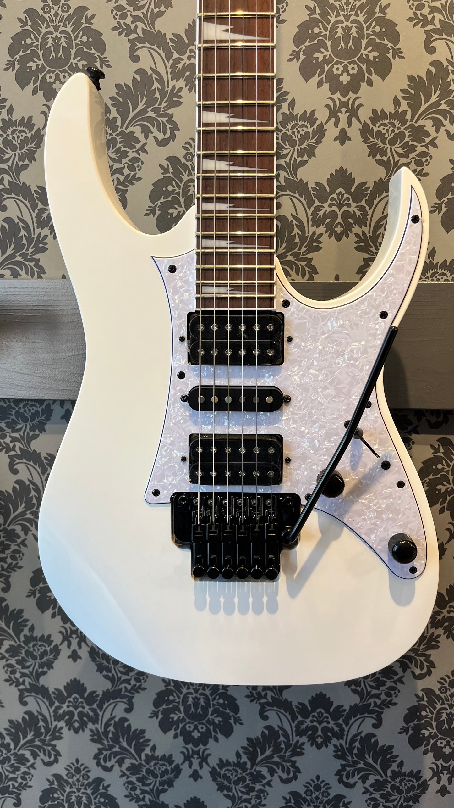 Ibanez RG450-DXBWH