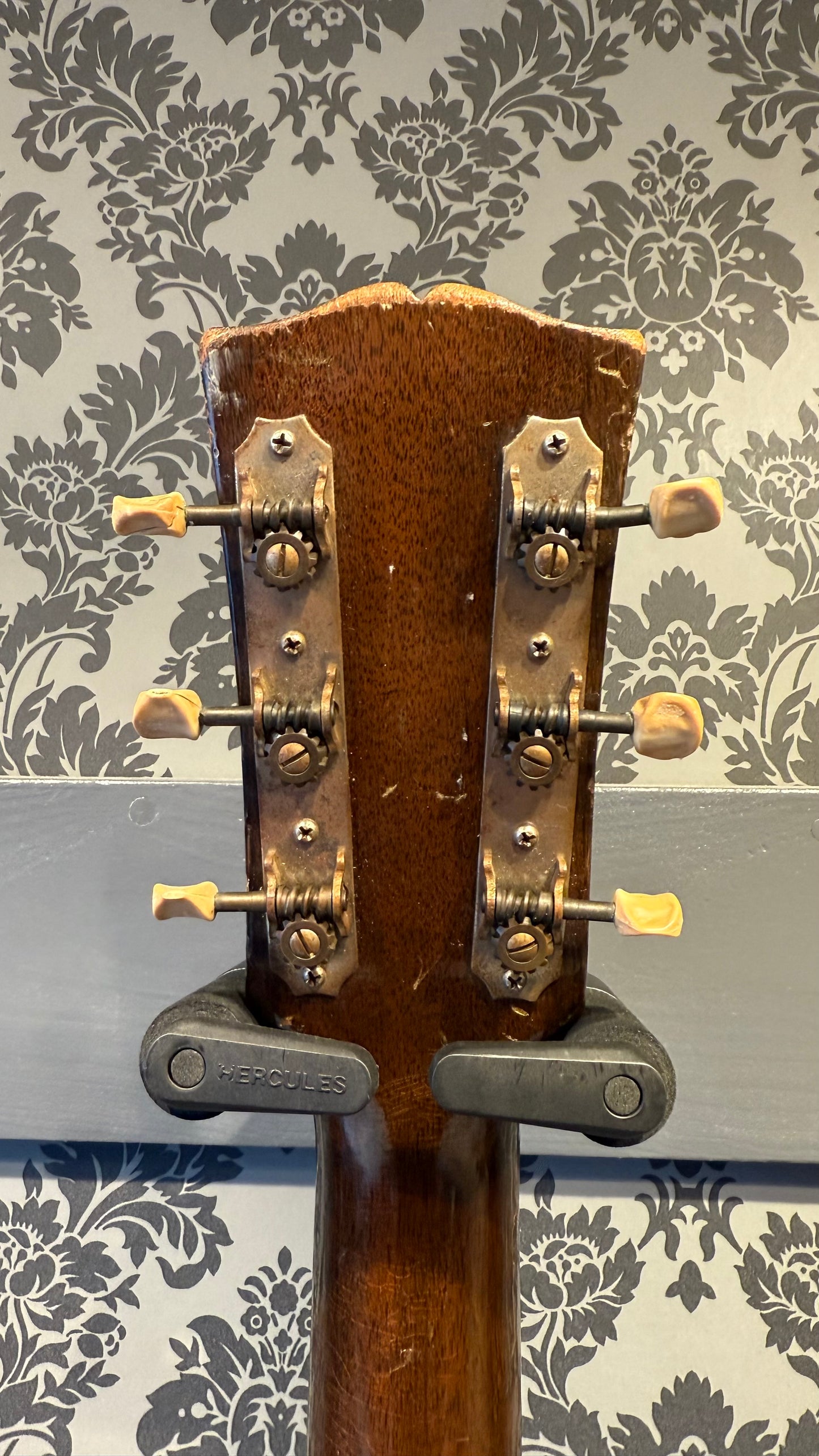 Gibson LG-2 1947 incl.case (occasion)