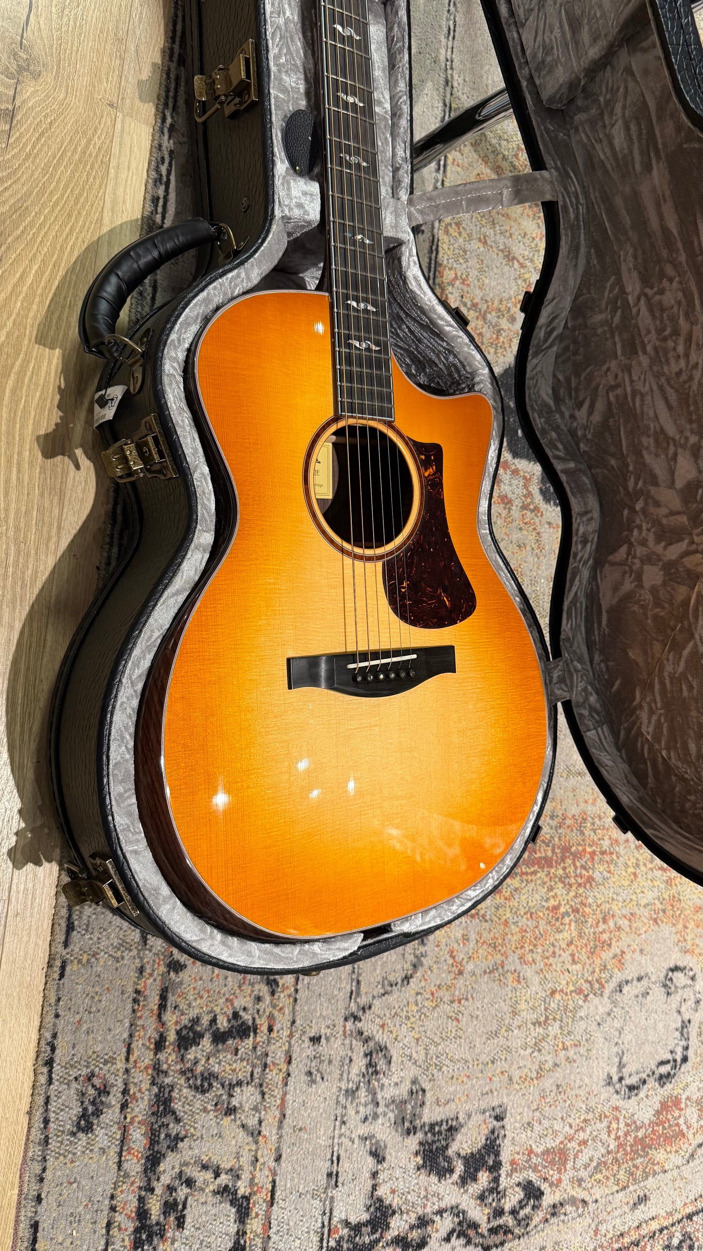Eastman AC722CE-DF LR Baggs Incl. Case (B-stock)