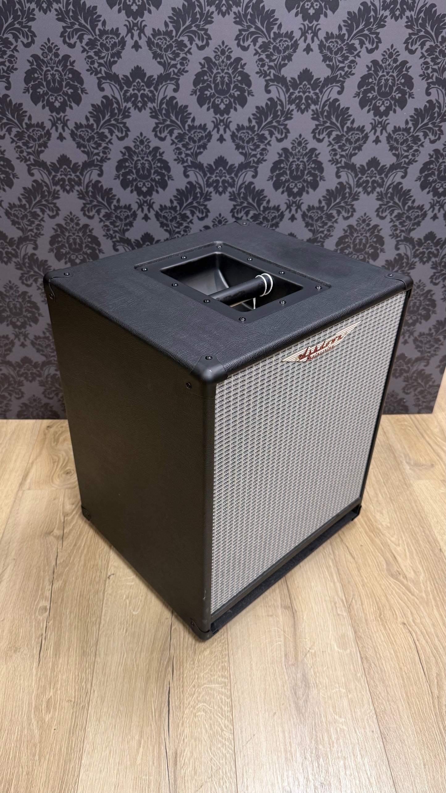 Ashdown RM-112T-EVO-III bass guitar speaker cabinet