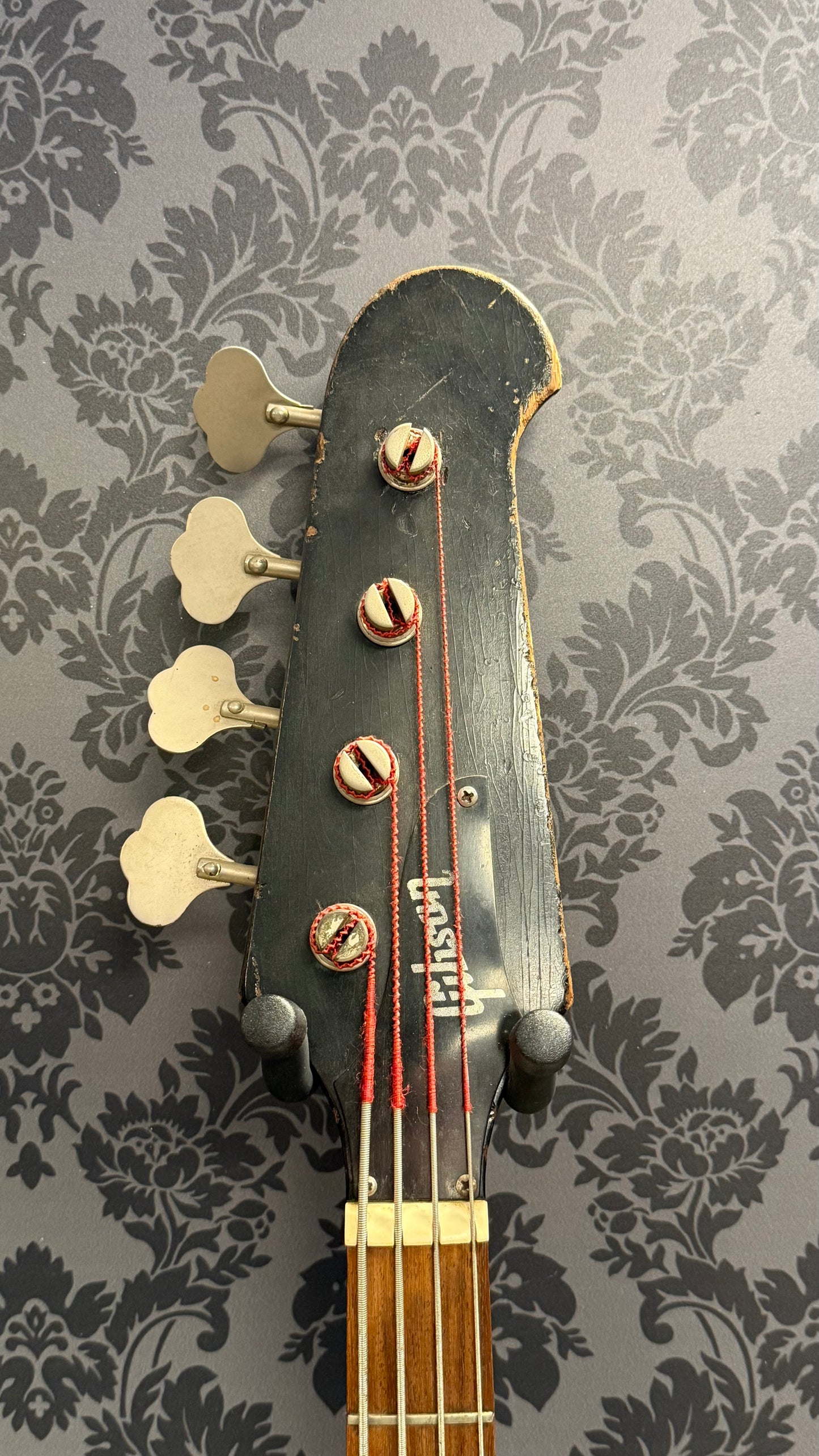 Gibson Thunderbird IV (Non-Reverse) 1968 sunburst bass (occasion)