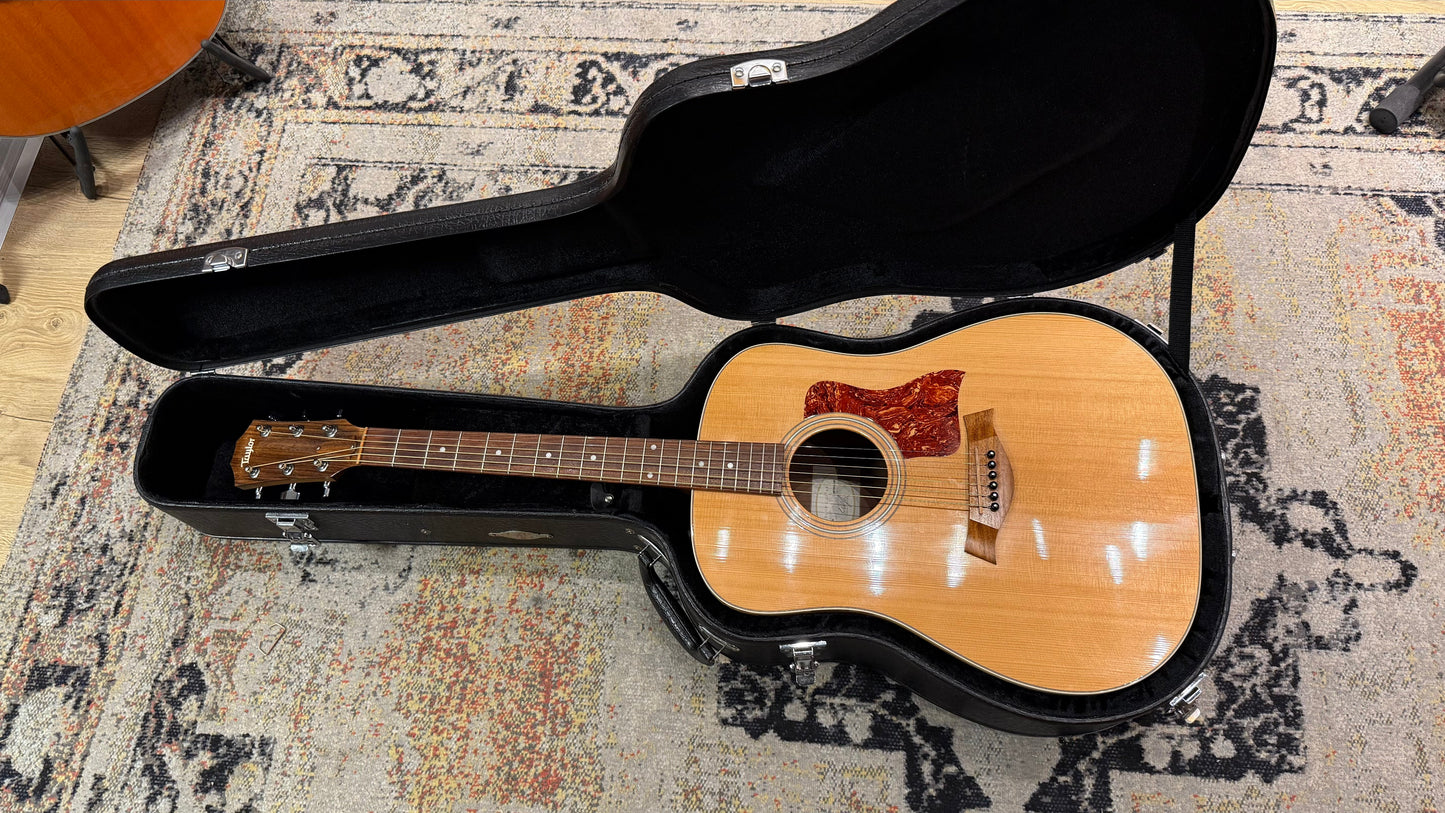 Taylor 210e 2007 natural incl. case