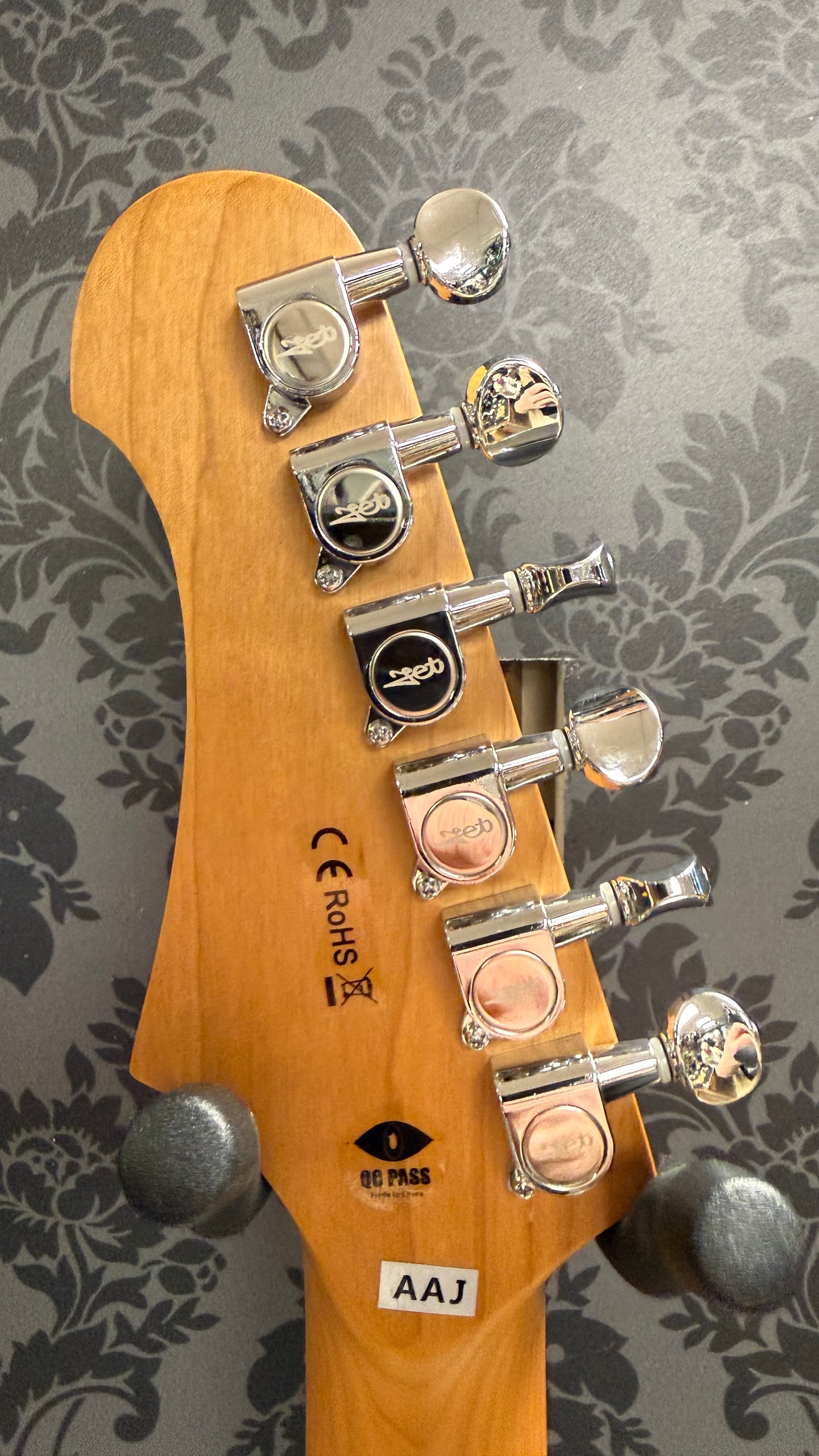 JET Guitars JJ300 P90 OW J-Style Olympic White
