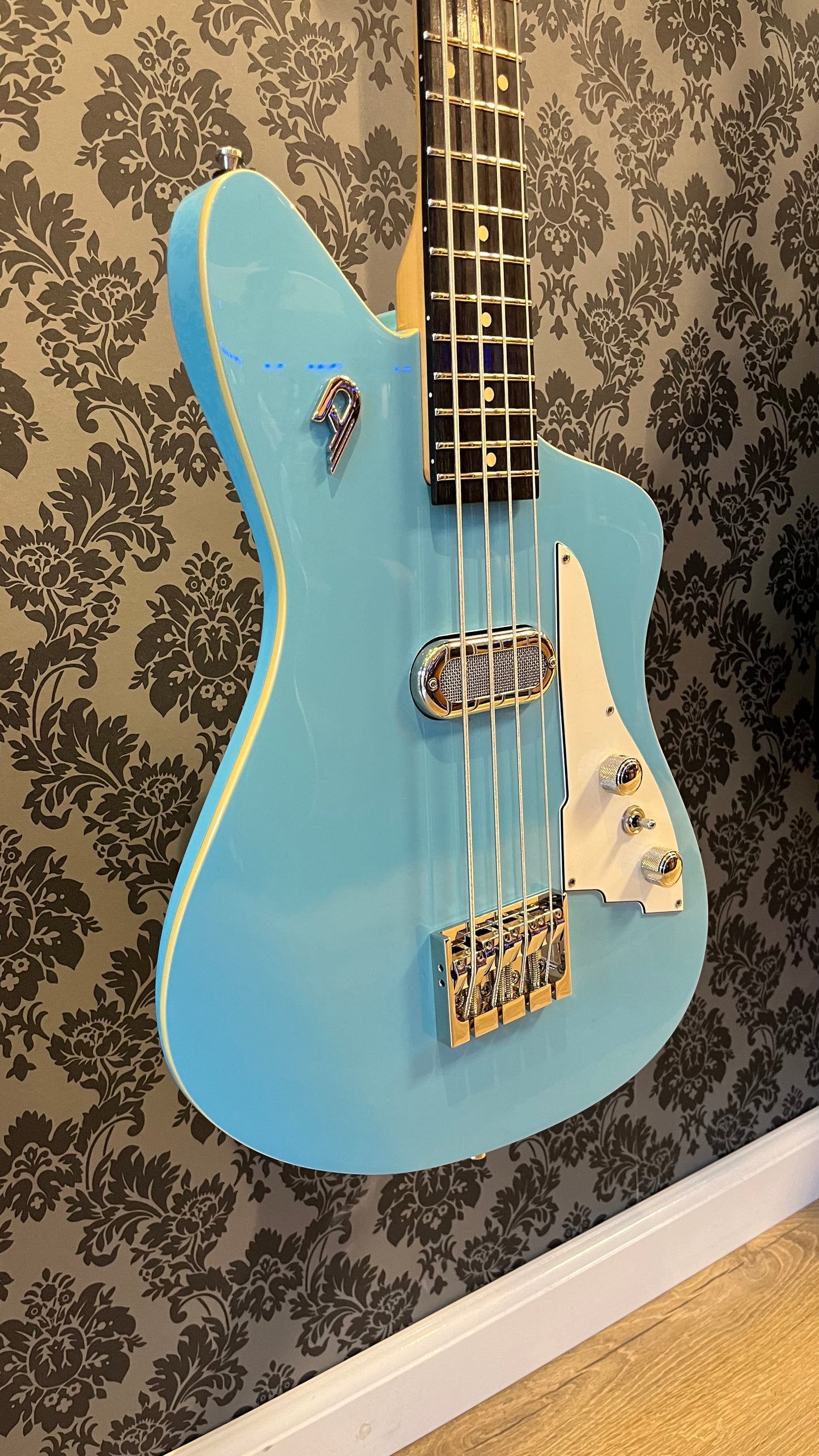 Duesenberg Kavalier Bass Narvik Blue