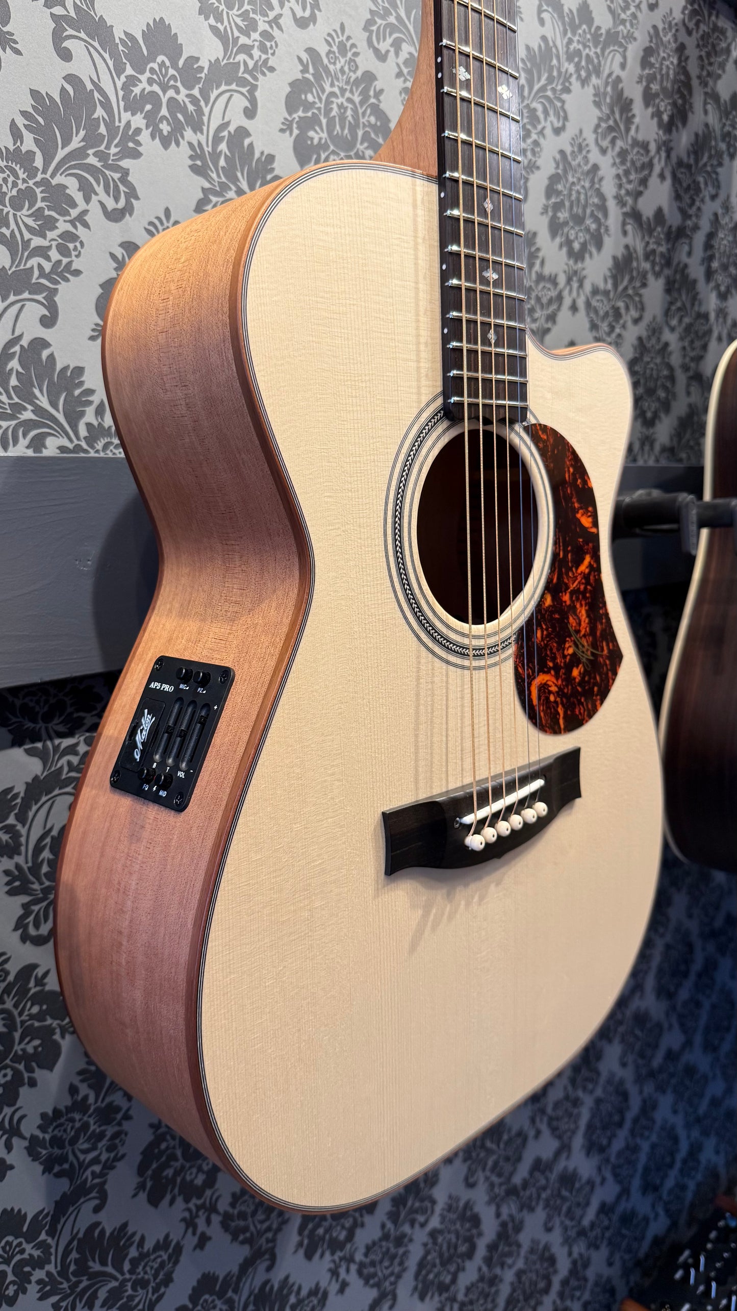 Maton EBG808C Signature Michael Fix incl. case (occasion)