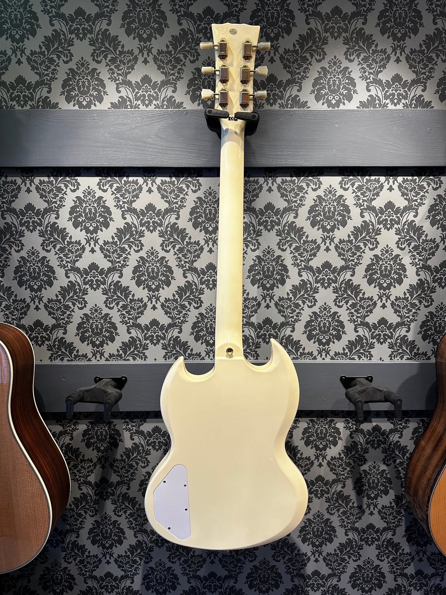 Harley Benton DC-600 Vintage Ivory (occasion)