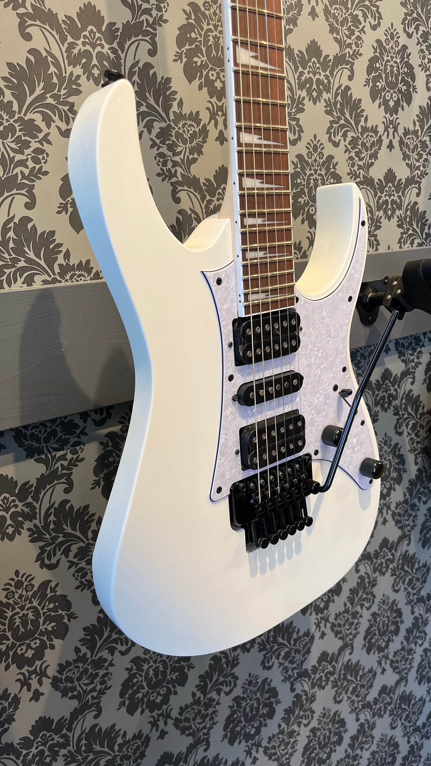 Ibanez RG450-DXBWH