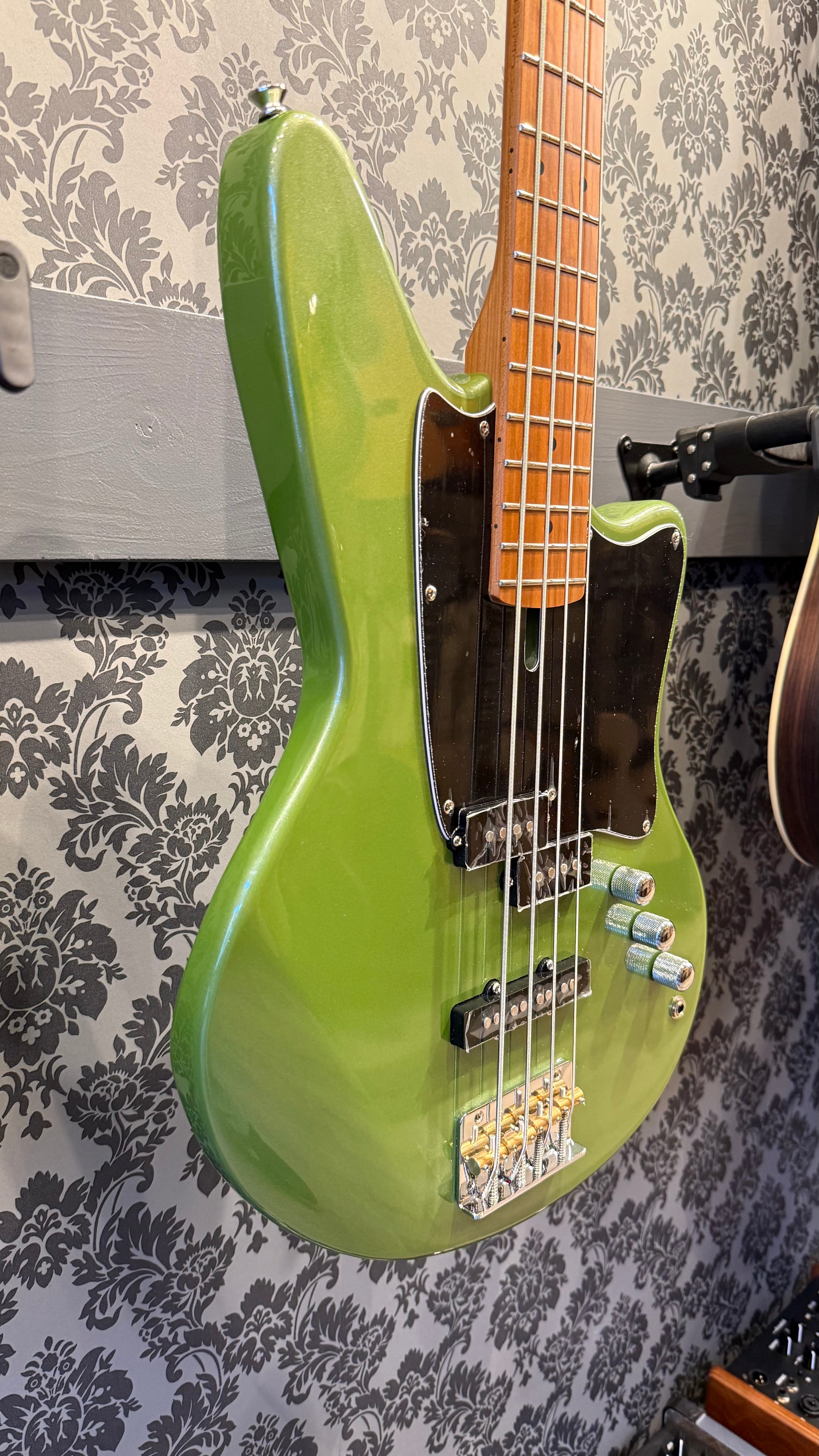Ashdown The Saint Onyx Green – Rock City Guitar Shop