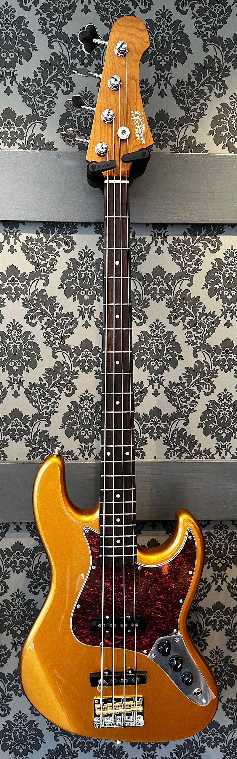 JET Guitars JJB300 Bass Gold