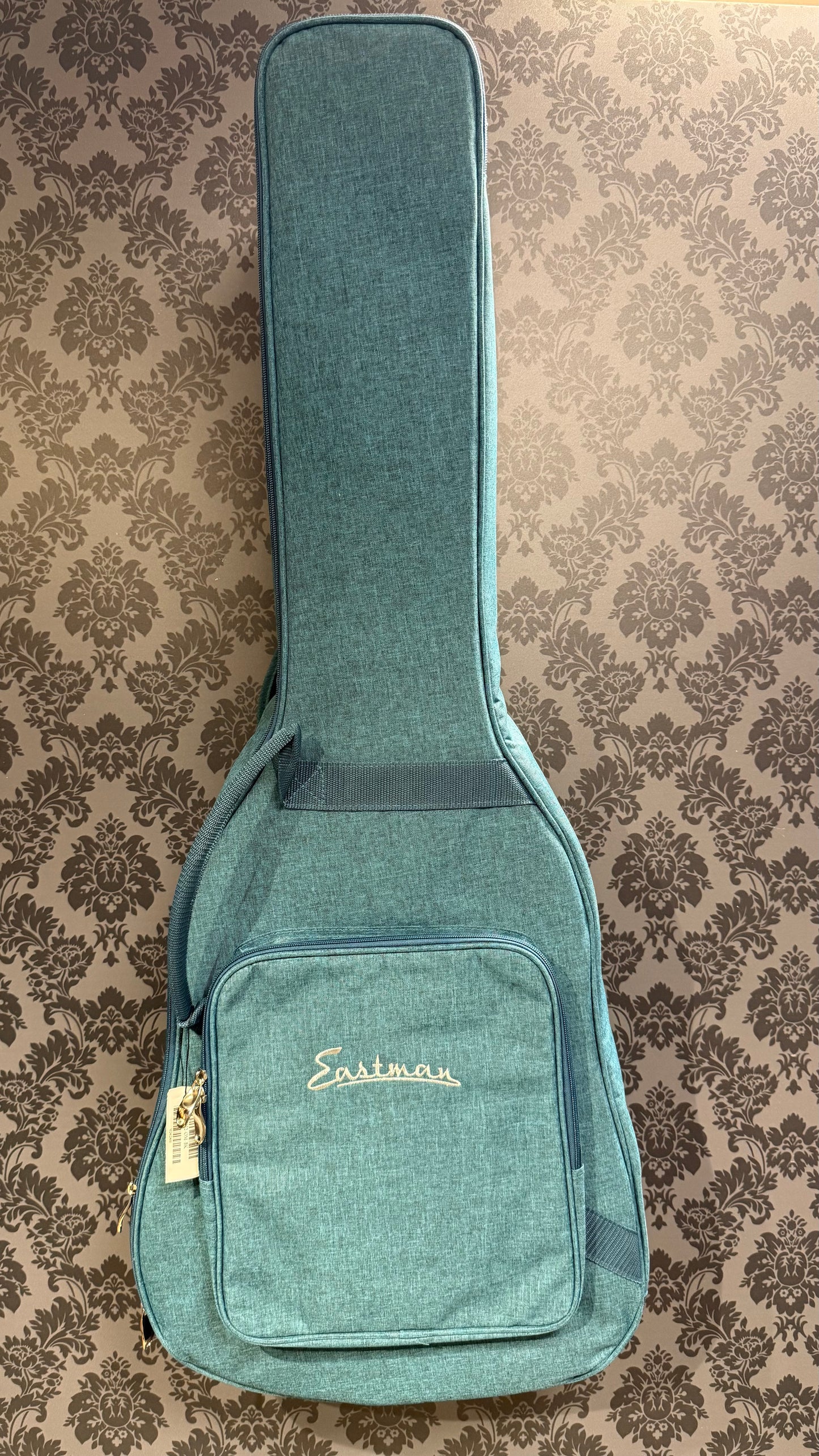 Eastman PCH2-OM BK incl.gigbag